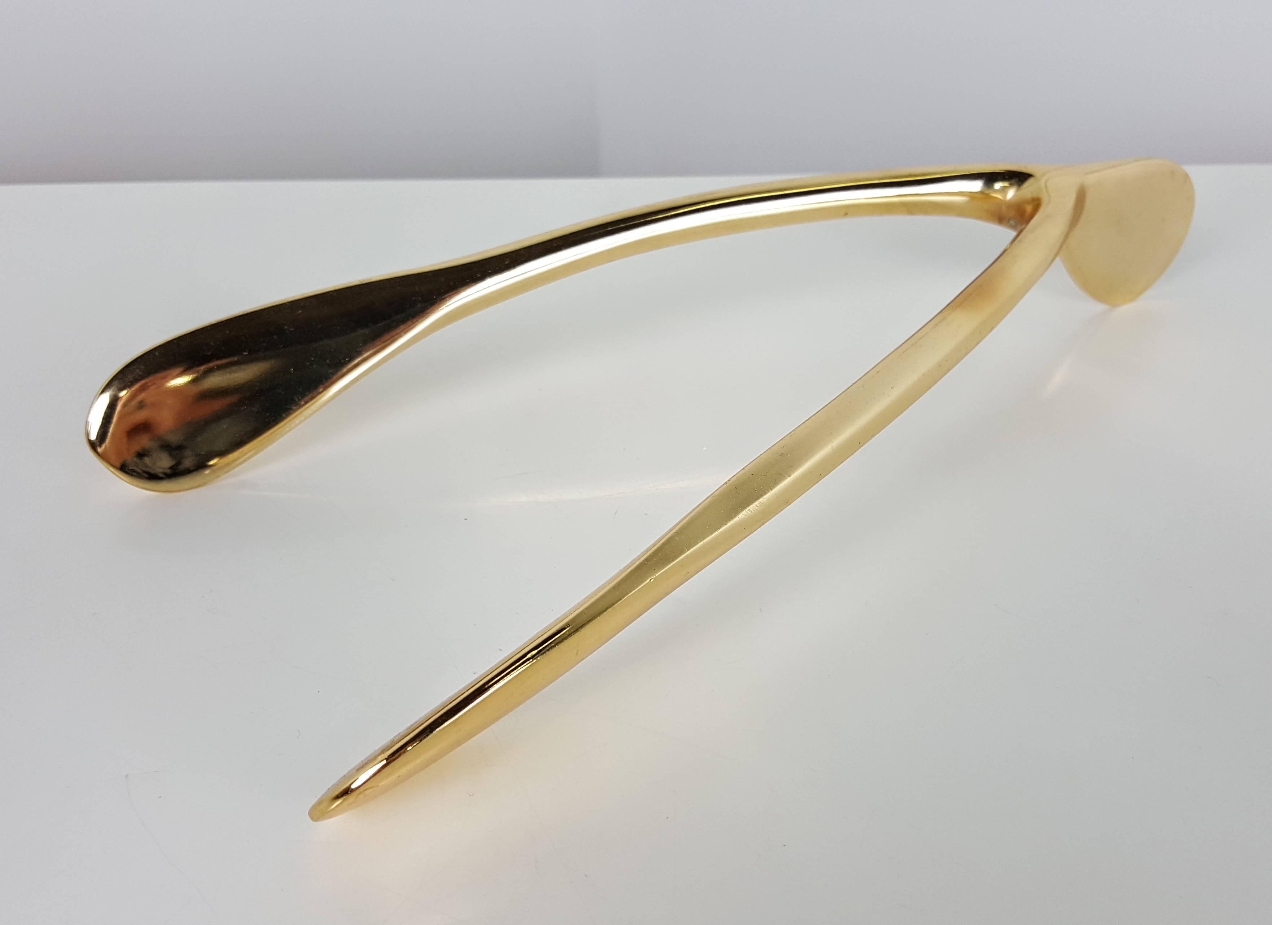 Massive 13 inch brass wishbone objet or paperweight in the style of Carl Auböck. It was seen on the cover of the March 2015 issue of architectural digest in the home of Neil Patrick Harris. 


In the style of Carl Auböck, Pedro Friedeberg, etc.