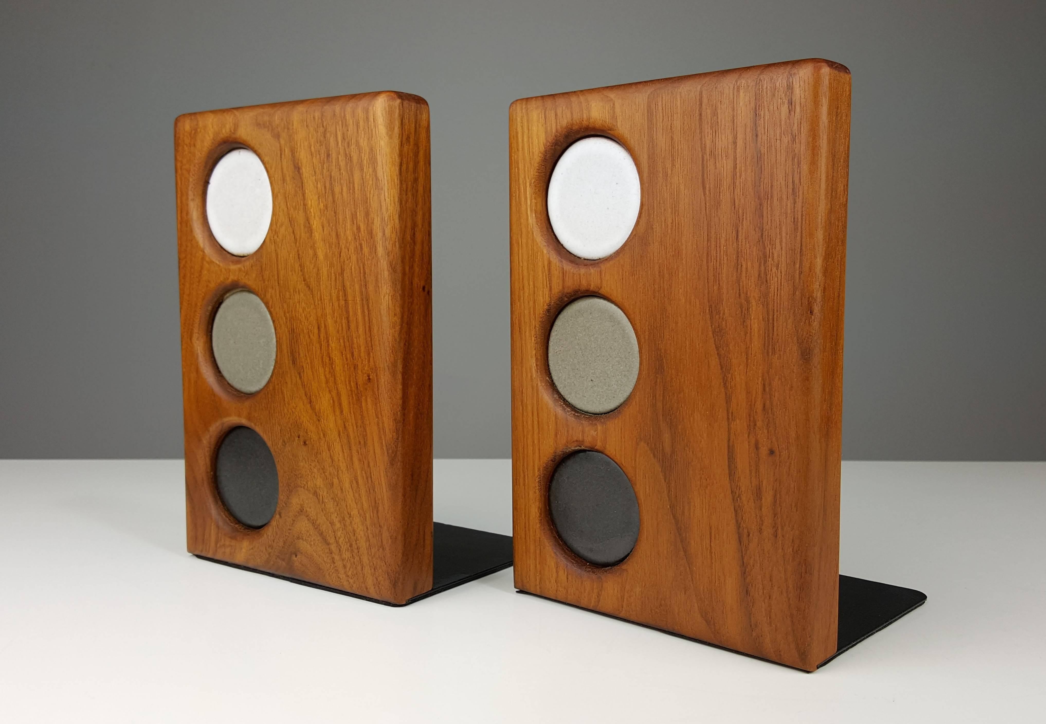 Beautiful walnut and ceramic bookends by Gordon and Jane Martz for Marshall Studios, 1950s.