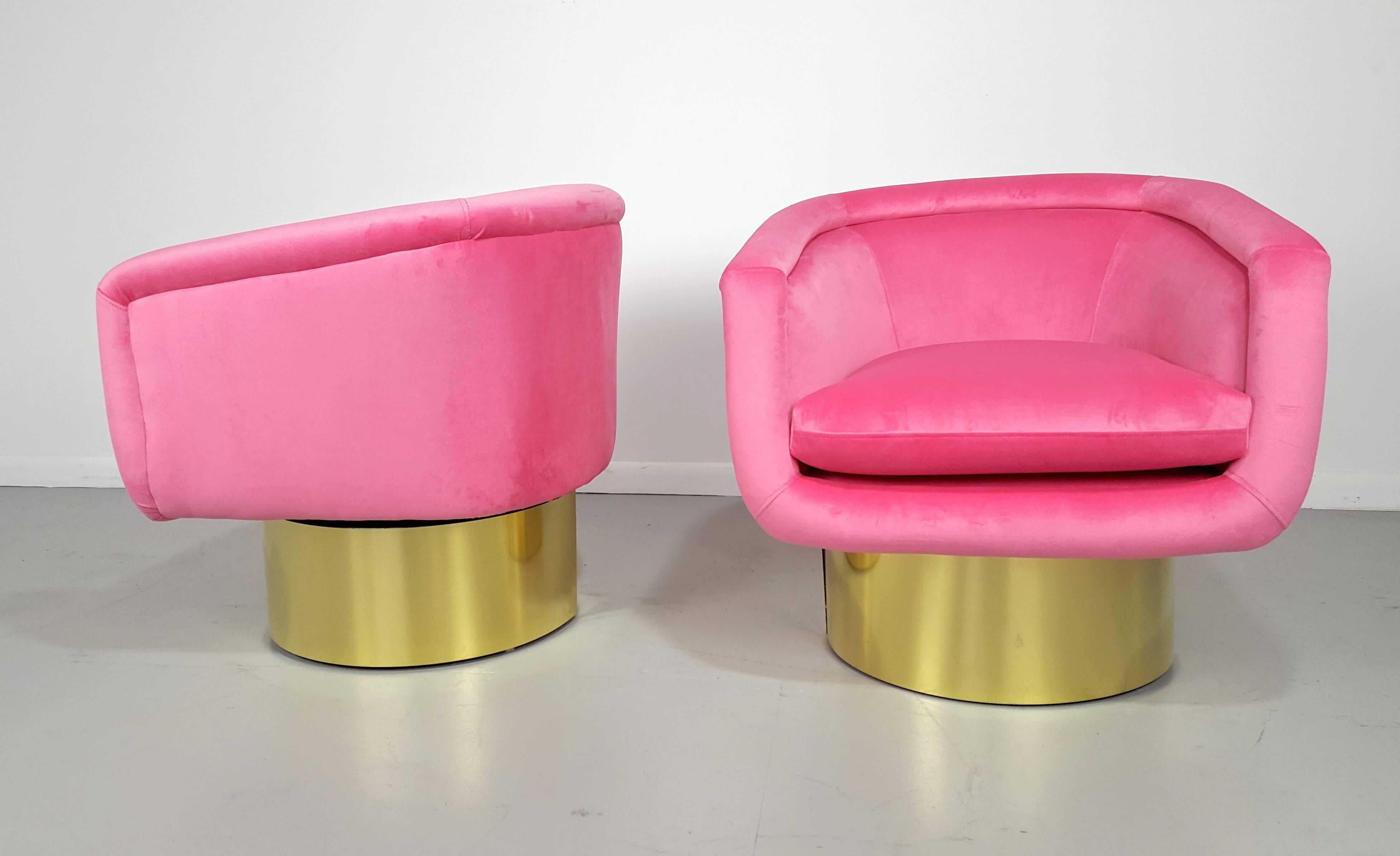 American Luscious Swivel Lounge Chairs in Pink Velvet with Polished Bronze Bases, 1970s