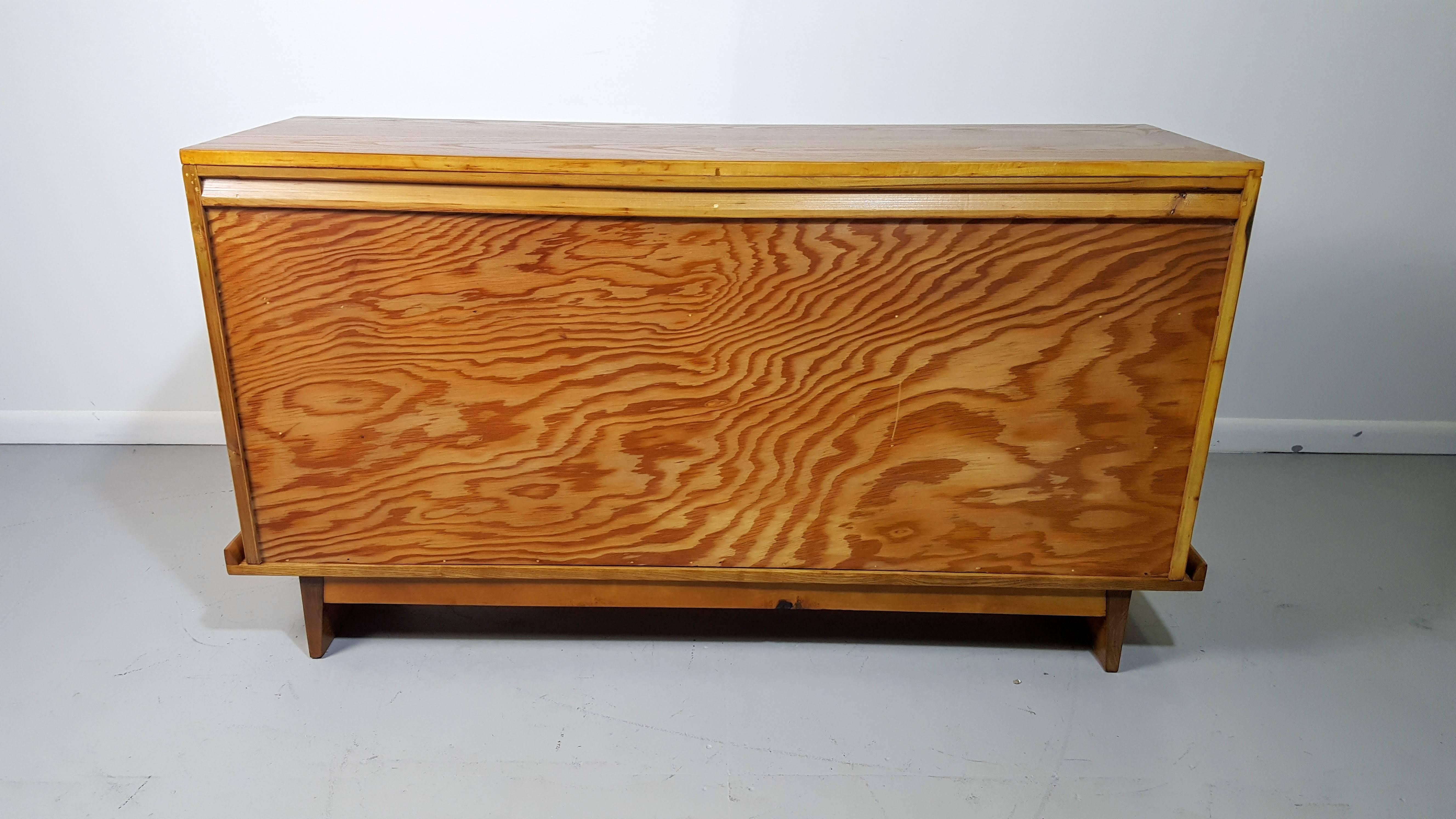 Exquisite and Rare Six-Drawer Chest or Dresser by Paul Laszlo, 1950s 3