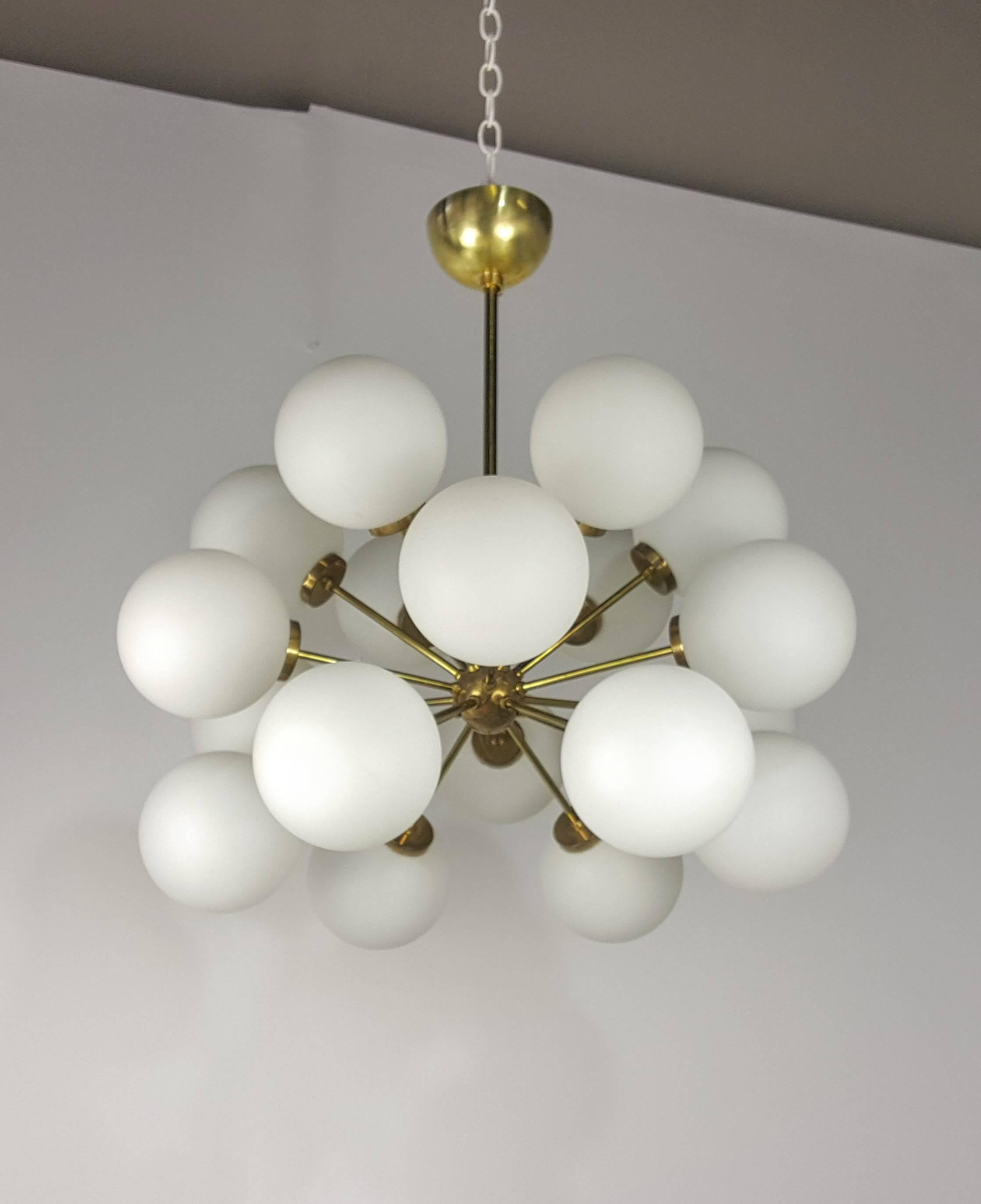 Gorgeous eighteen-globe Sputnik chandelier, Italy, 1970s.

We offer free regular deliveries to NYC and Philadelphia area. Delivery to DC, MD, CT and MA are available if schedule permits, please message for a location-based delivery quote.