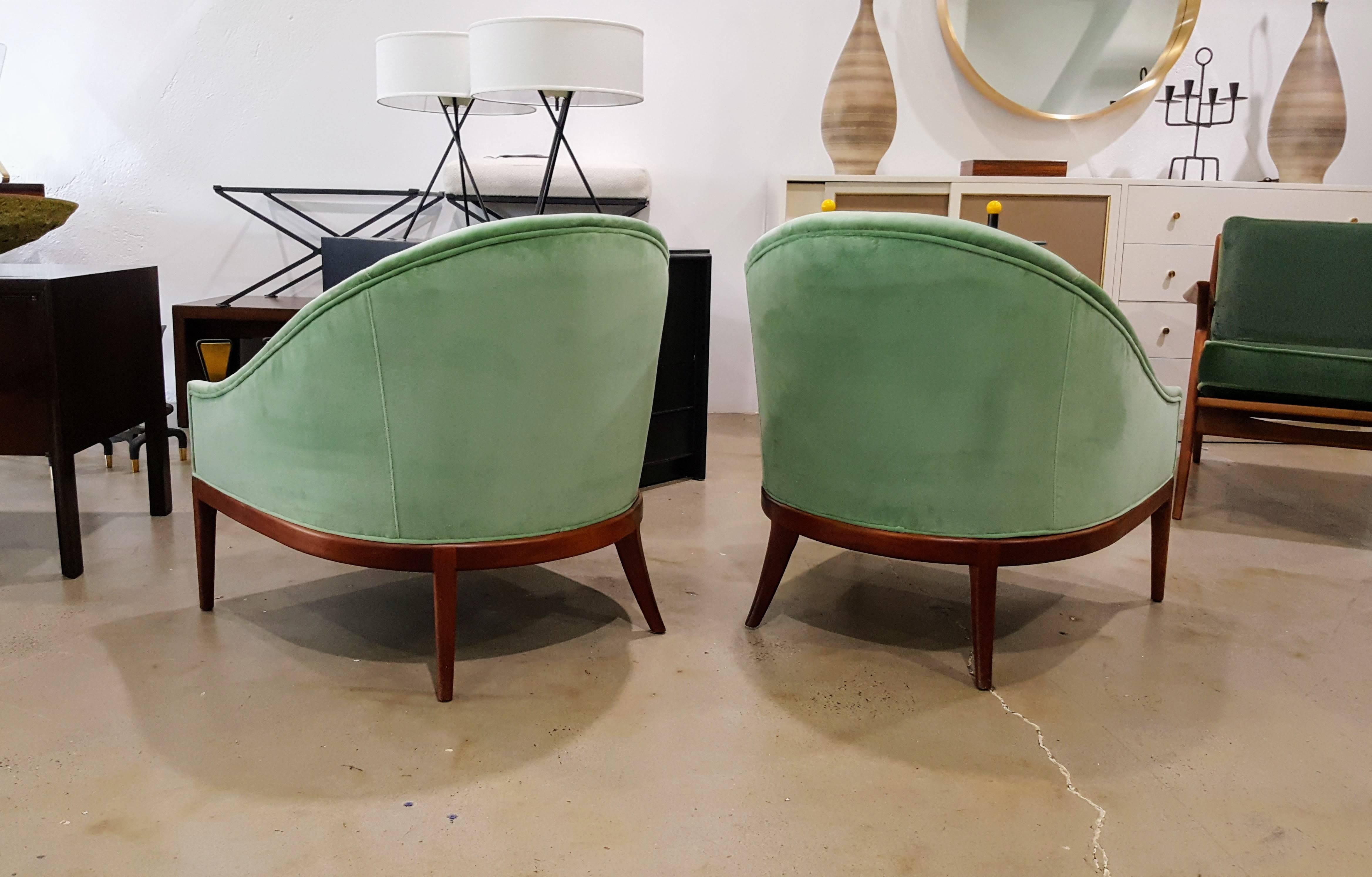 Pair of Modern Slipper Chairs in Celadon Green Velvet, 1960s In Excellent Condition In New York, NY