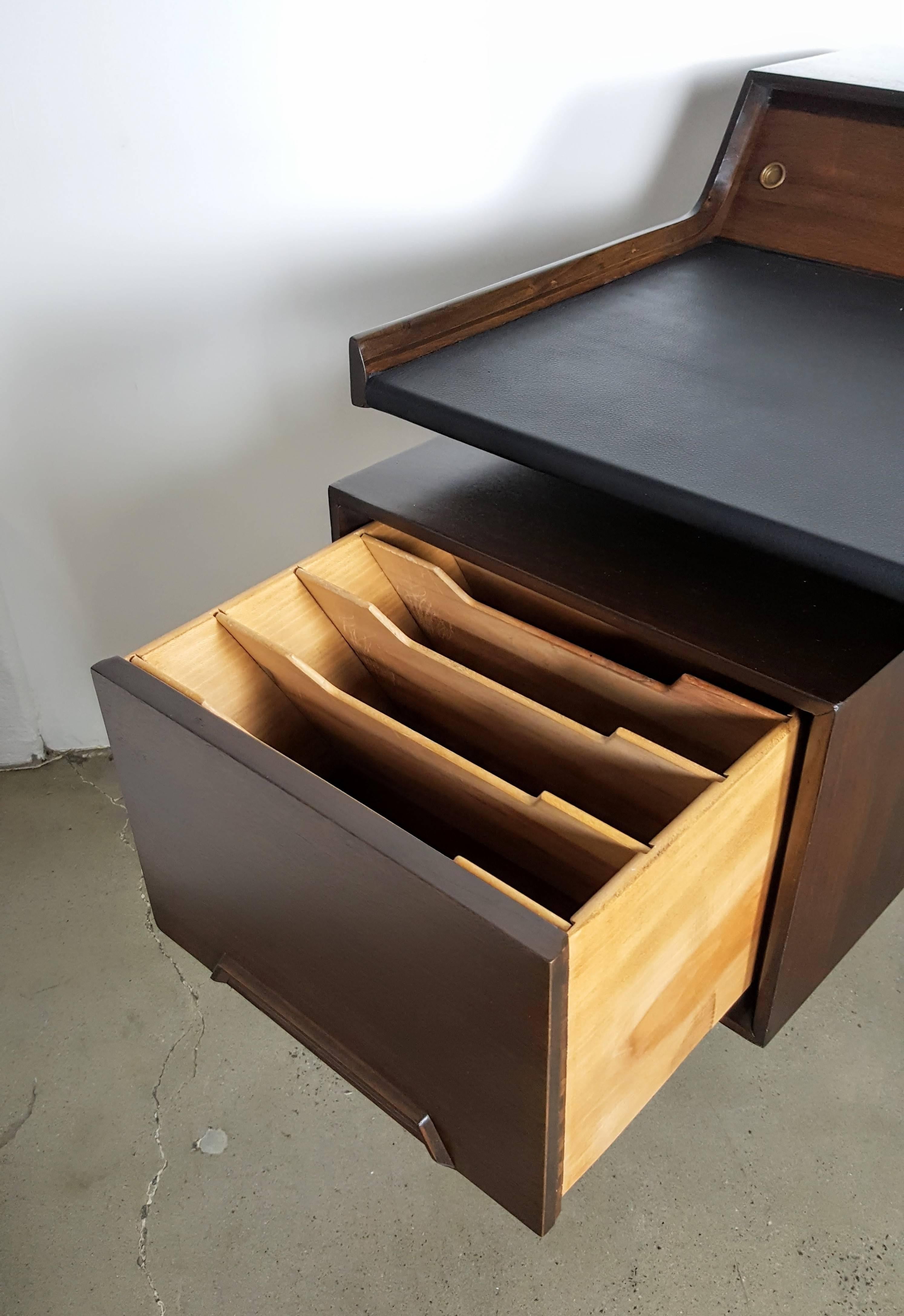 Architectural Mahogany Writing Desk by Milo Baughman, 1960s In Excellent Condition In New York, NY