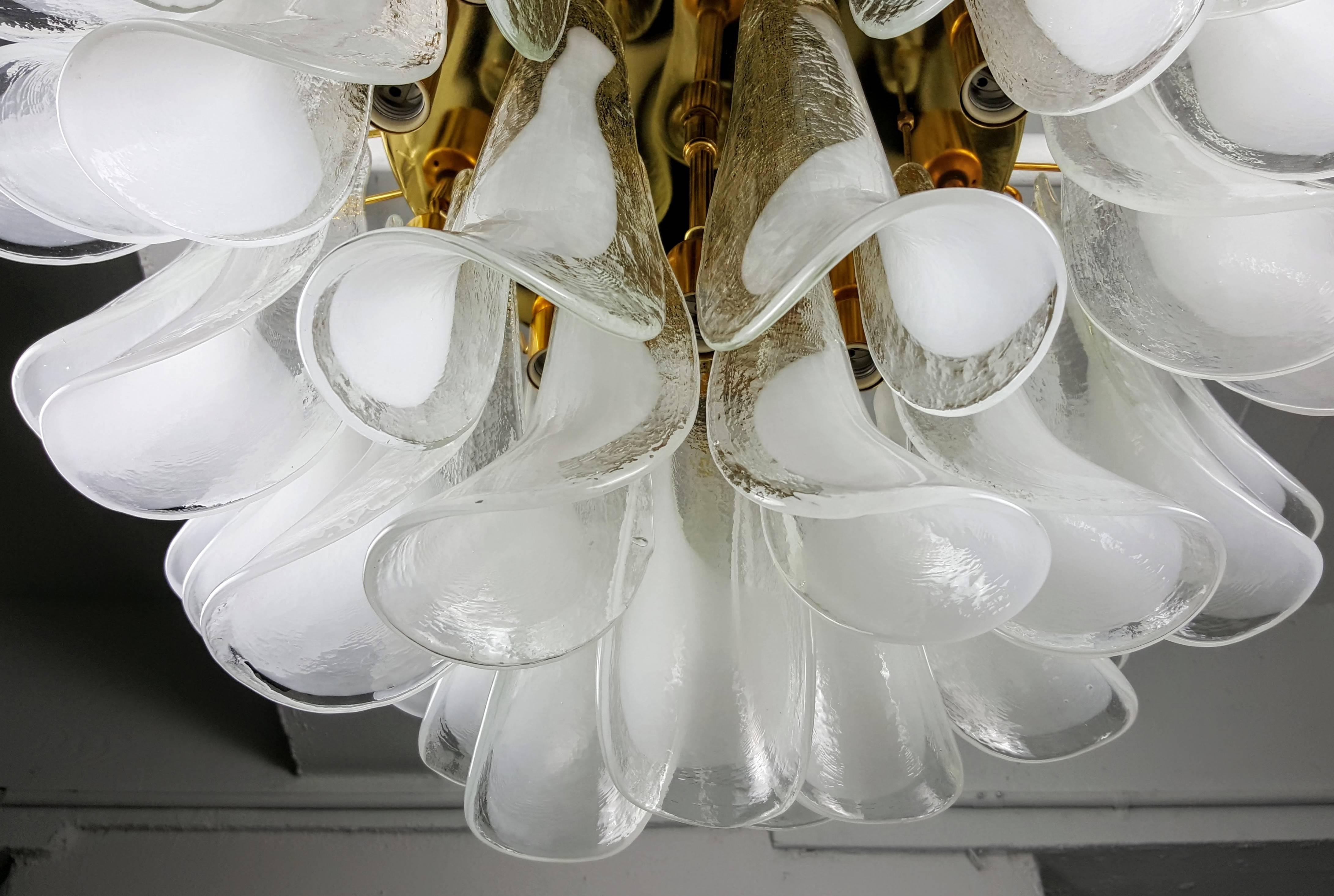 Hollywood Regency Large Mazzega Murano Blown Glass Shell Frond Chandelier, Italy, 1970s
