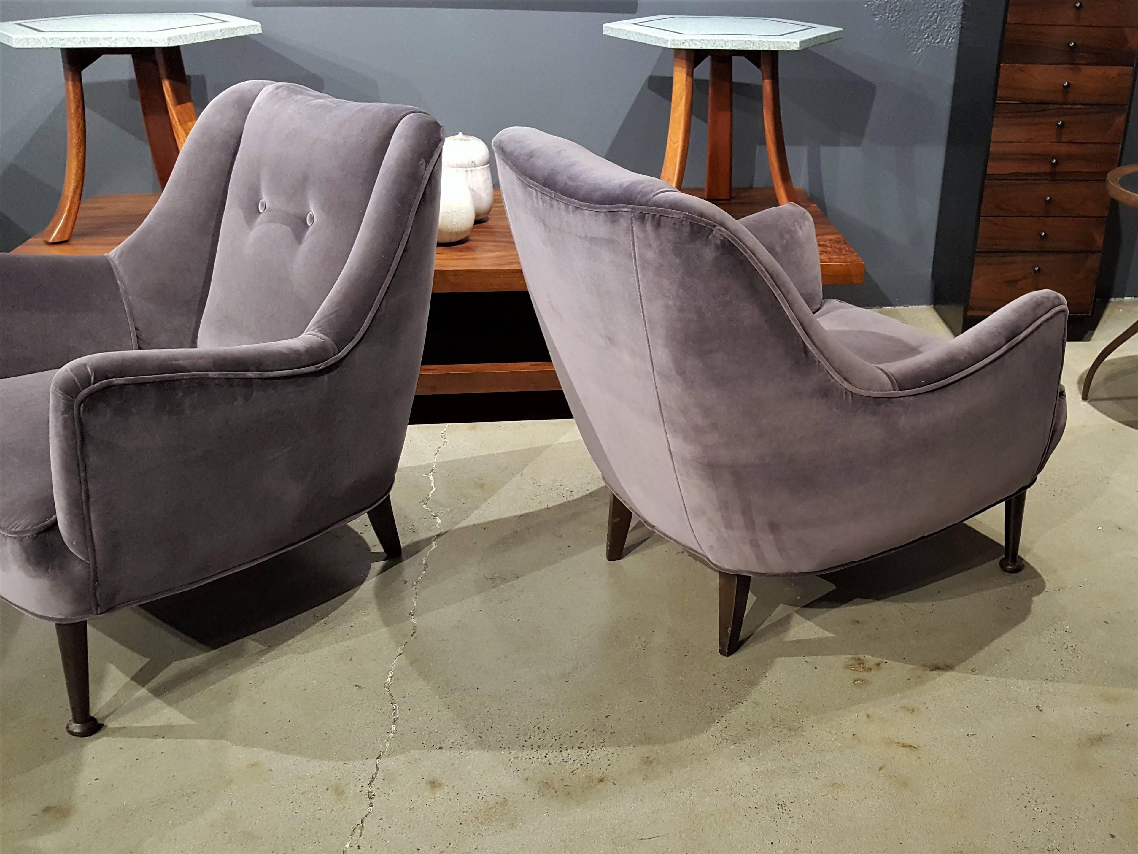Mid-20th Century Luxe Pair of Mid-Century Modern Lounge Chairs in Deep Lilac Gray Velvet