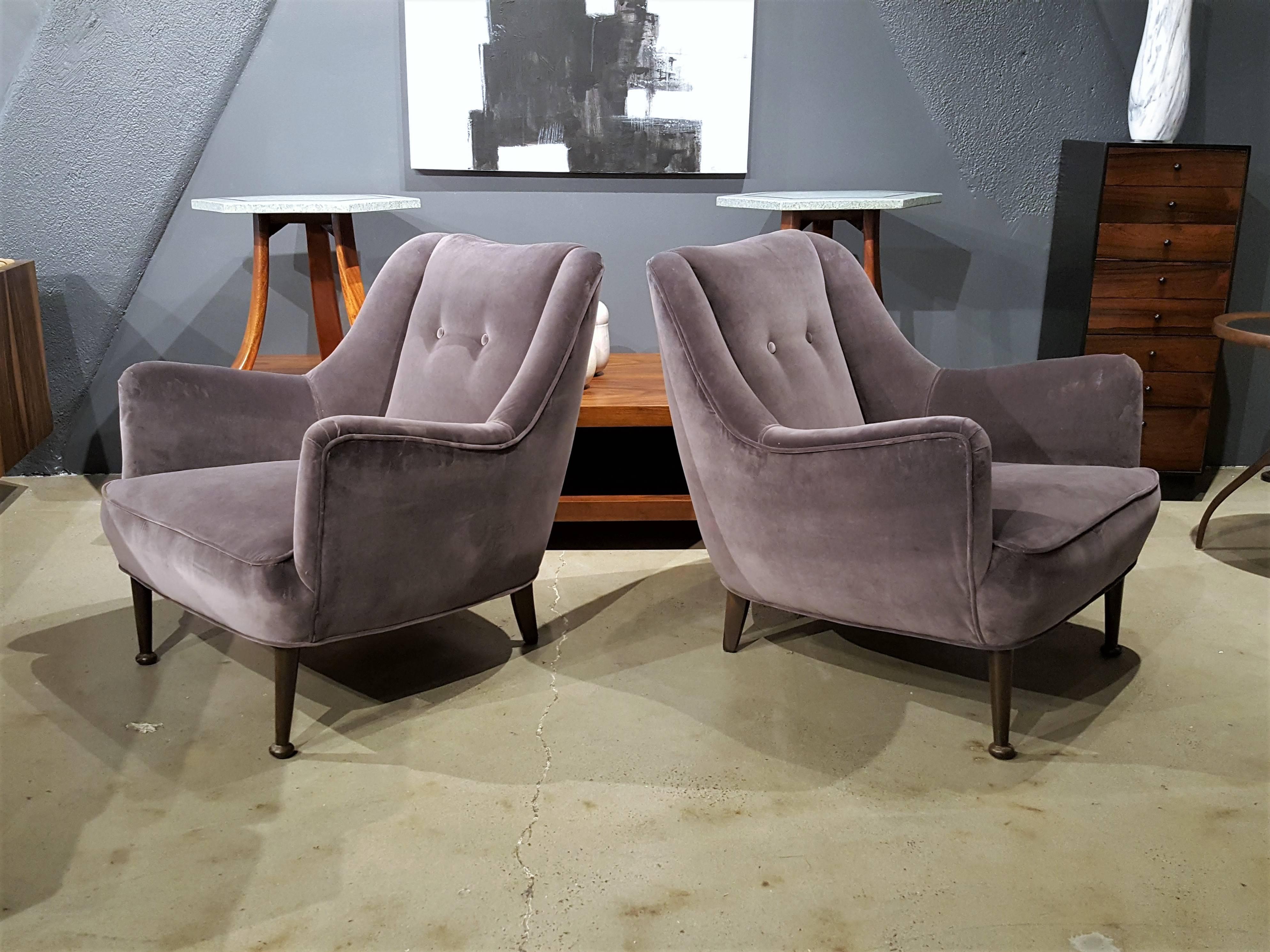 Turned Luxe Pair of Mid-Century Modern Lounge Chairs in Deep Lilac Gray Velvet