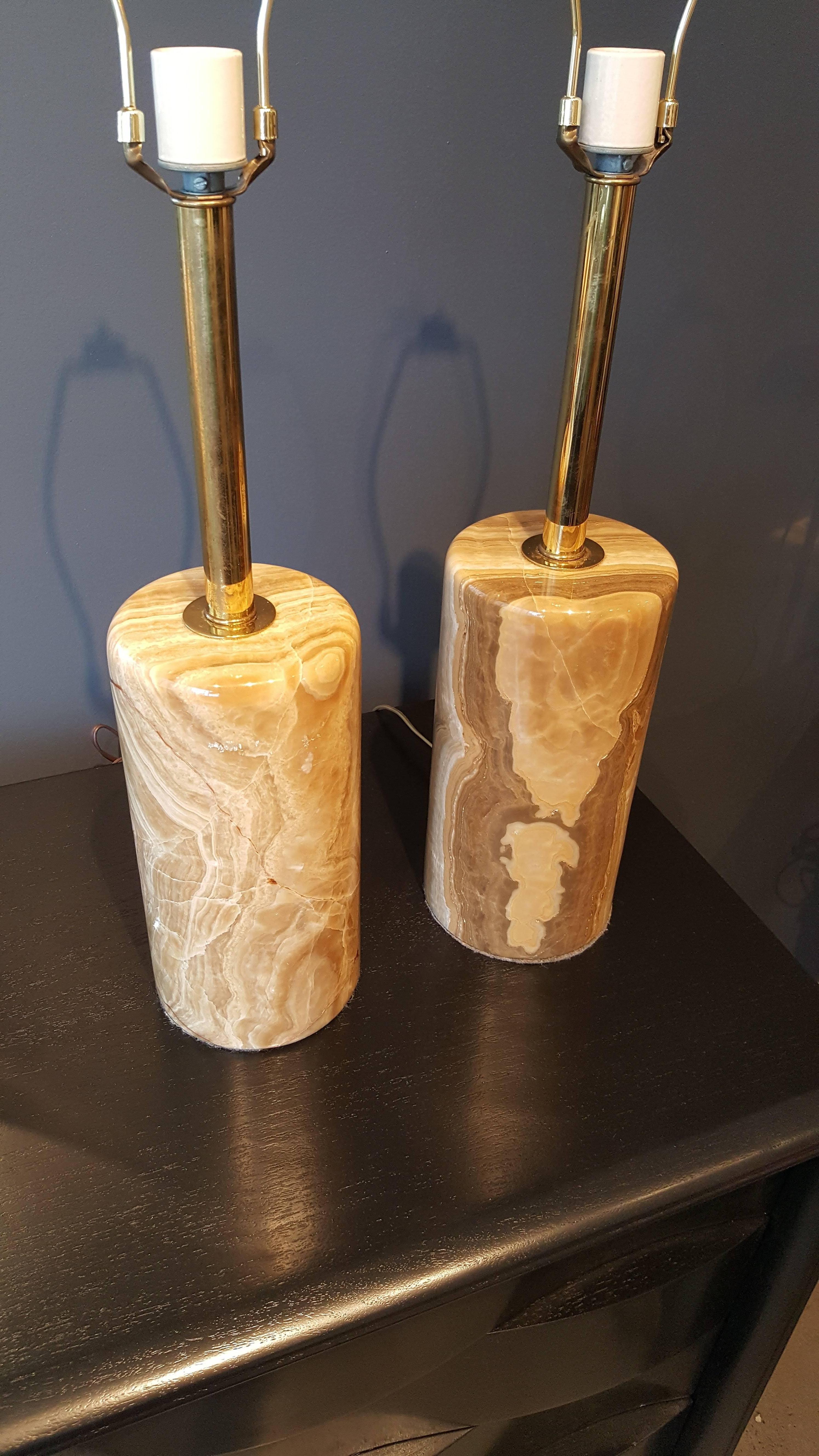 Mid-20th Century Pair of Handsome Mid-Century Architectural Onyx and Brass Lamps, circa 1960s