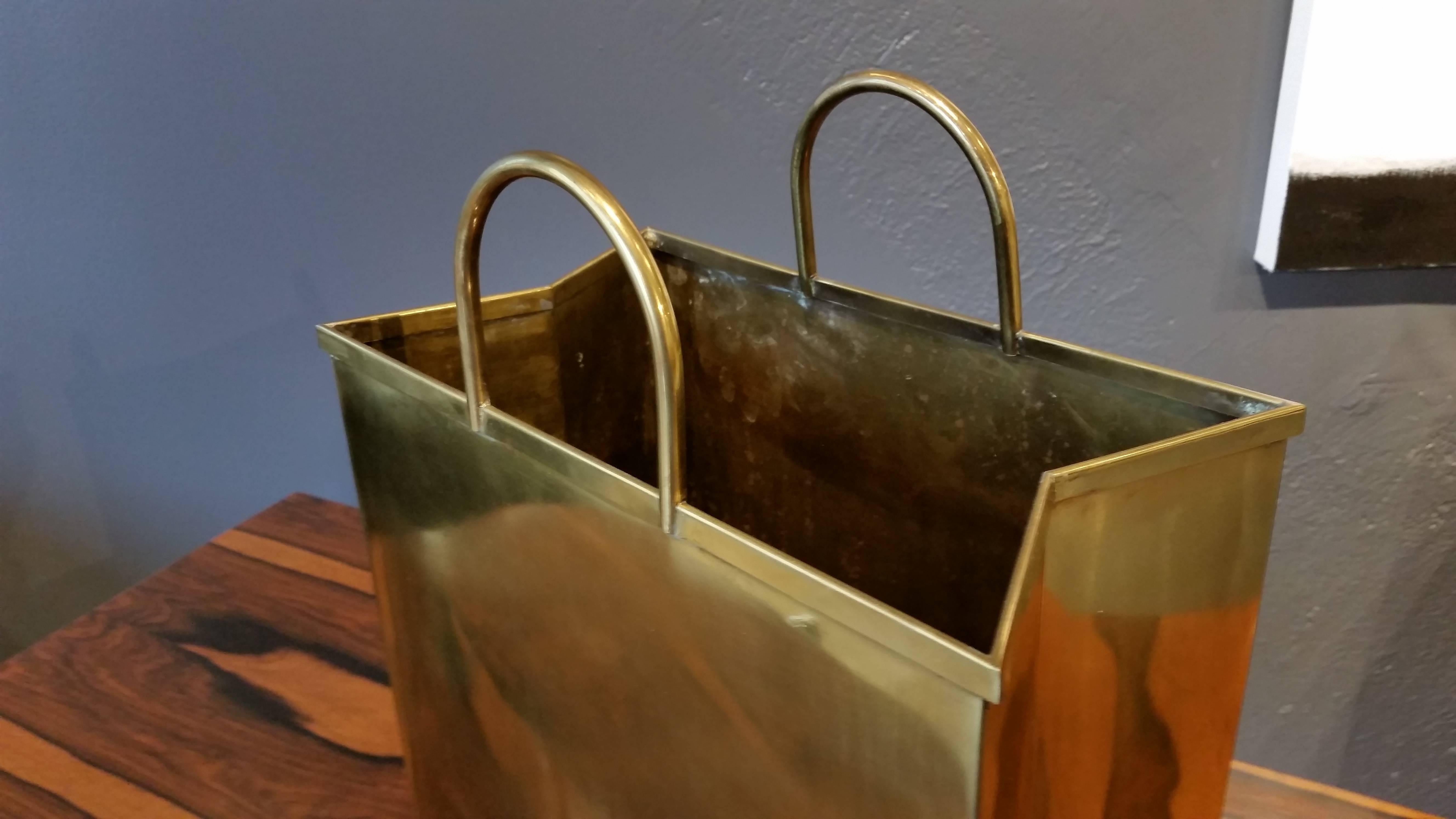 Glam Brushed Brass Shopping Bag Umbrella Stand by Sarreid, Ltd. Spain, 1970s In Excellent Condition In New York, NY