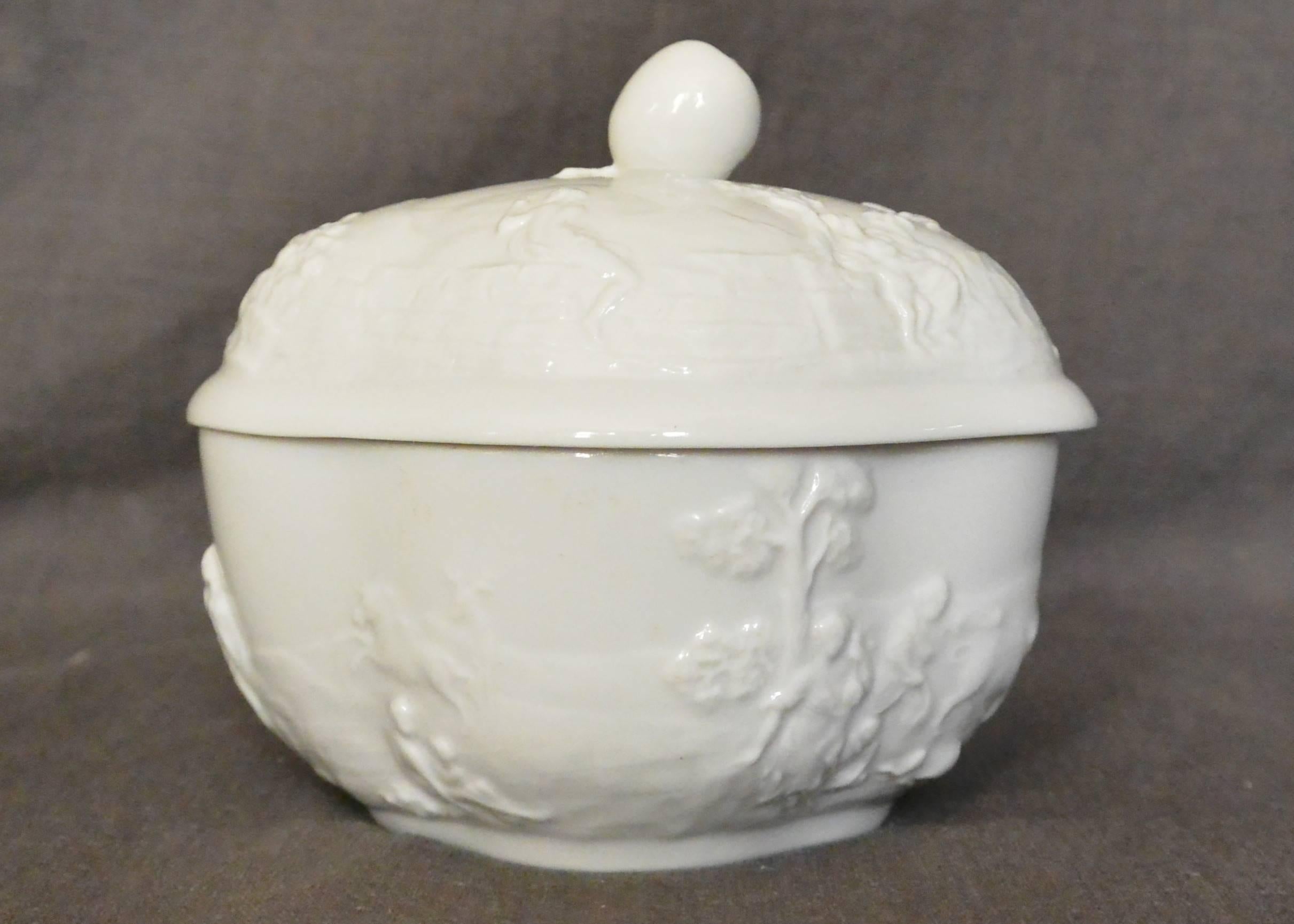 Caja de porcelana Capodimonte en Bueno estado para la venta en New York, NY