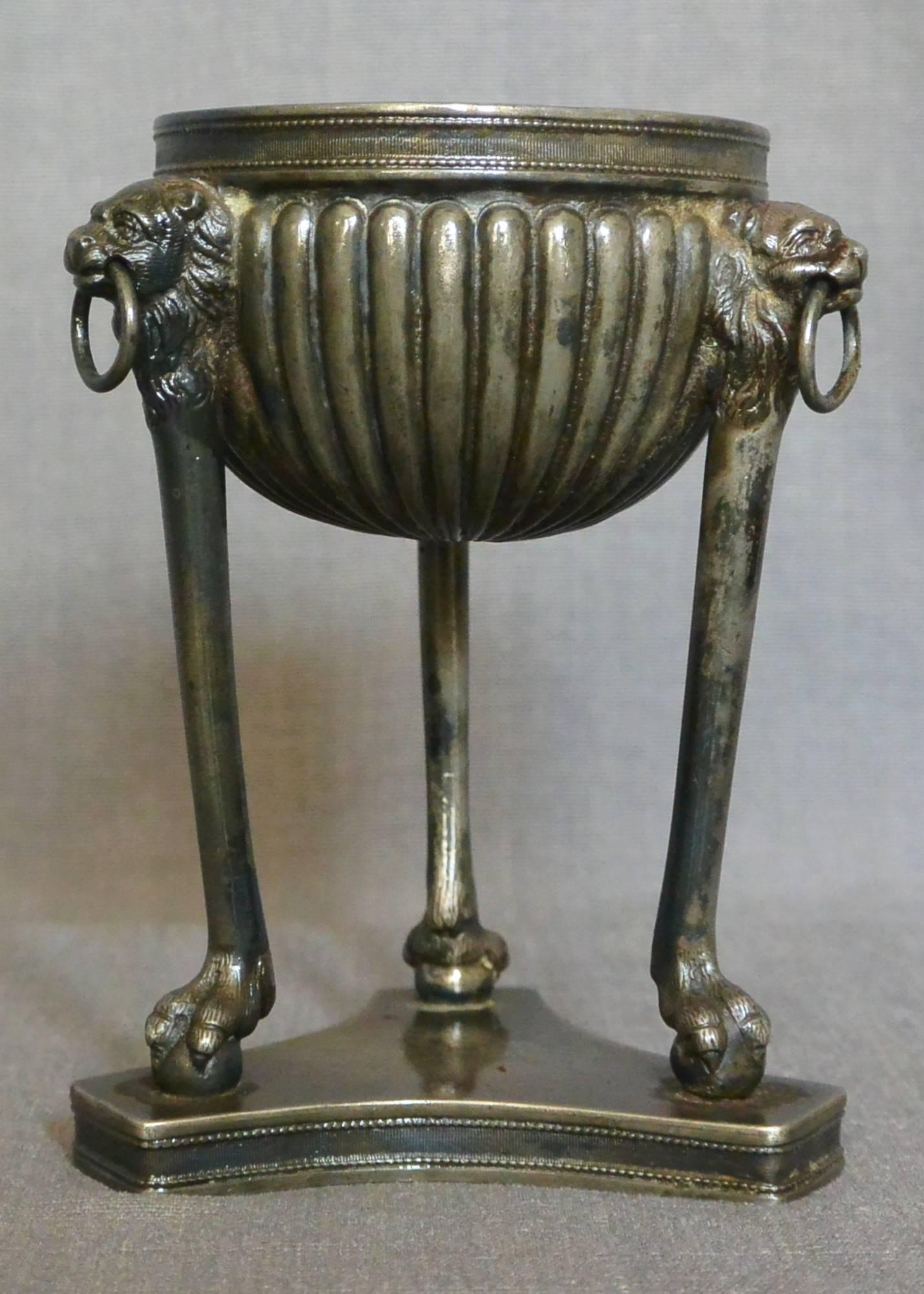 Italian Grand Tour Neapolitan Tripod Oil Lamp For Sale