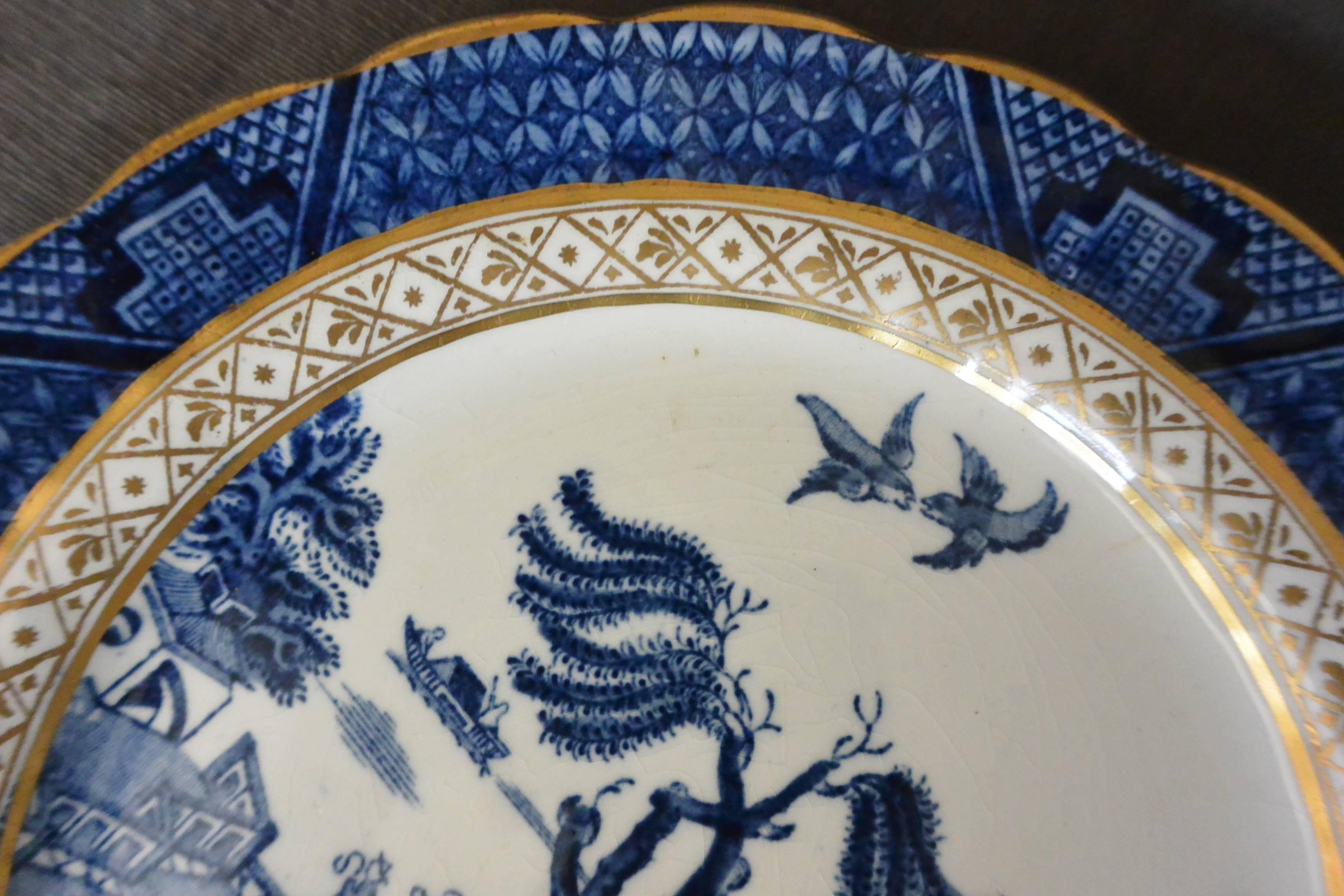 Set of Gilded Blue and White Chinoiserie Dessert Plates In Good Condition In New York, NY