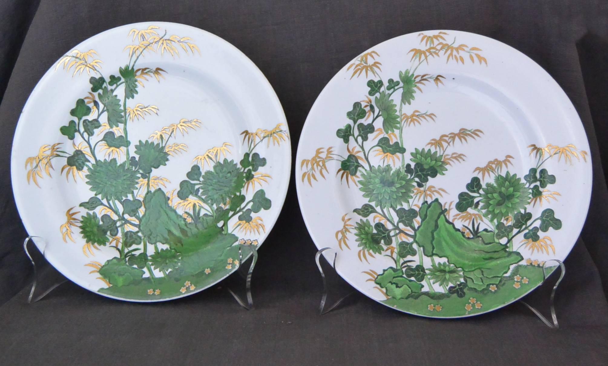 Chinoiserie Set of Eight Gilt and Green Painted Spode Dessert Plates
