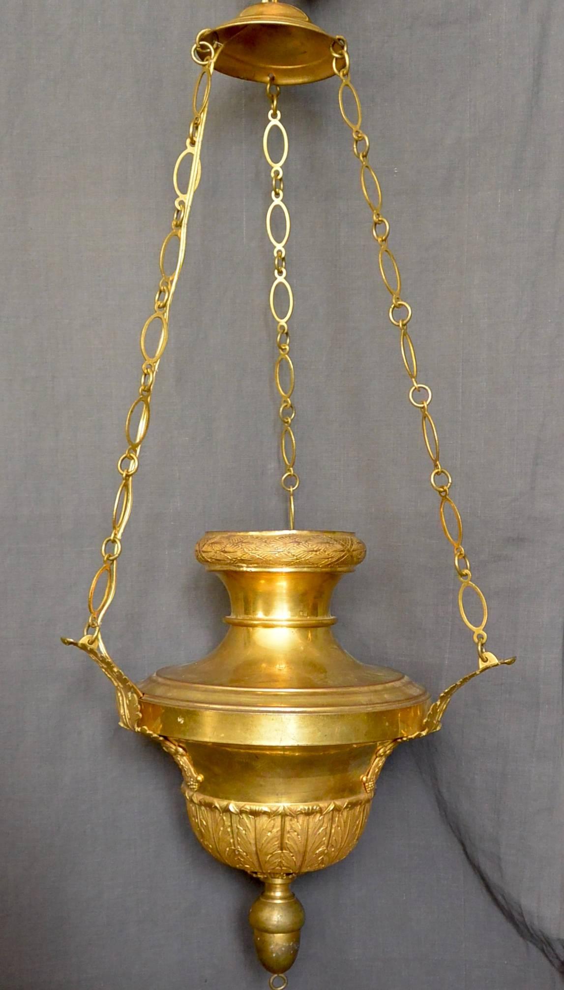 Neoclassico Ciondolo neoclassico italiano in ottone dorato in vendita