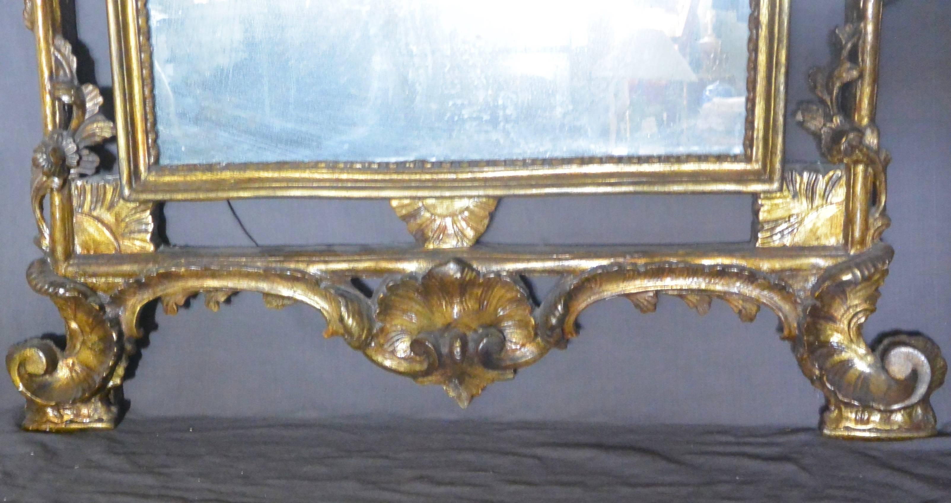 Large Italian Louis XV Gilt Carved Mirror For Sale 1