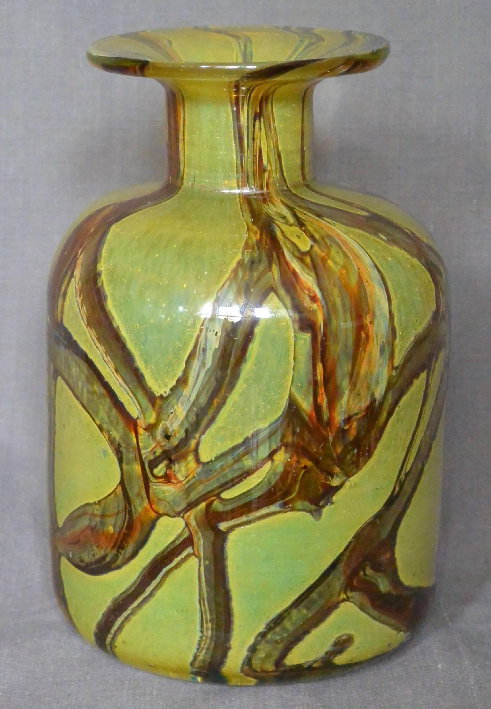Vintage Murano Chestnut and Acid Green Glass Vase In Excellent Condition In New York, NY