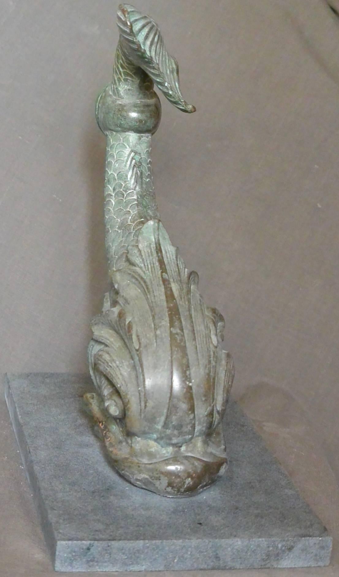 Sculpture de dauphin en bronze en vente 1