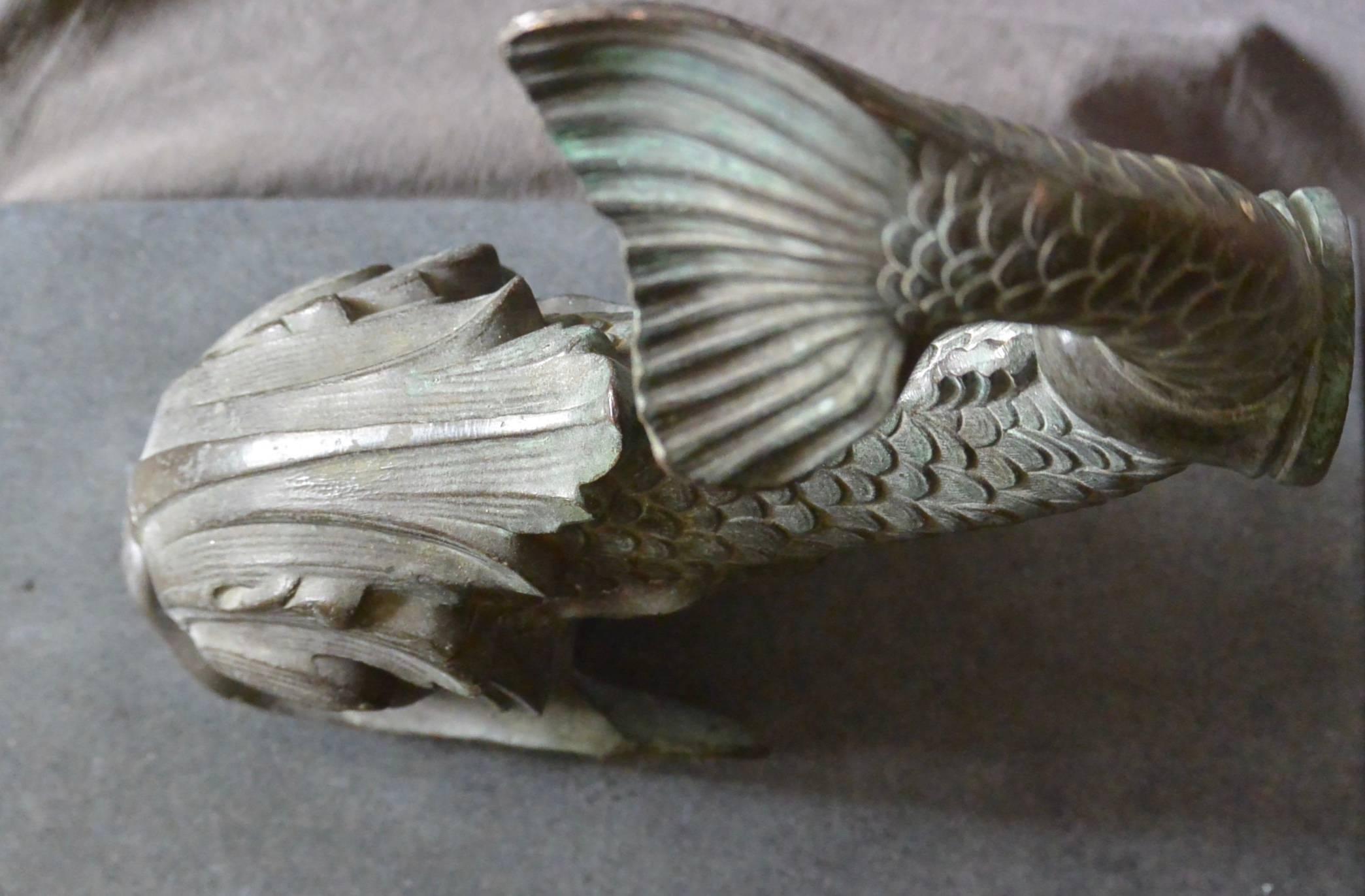 20ième siècle Sculpture de dauphin en bronze en vente