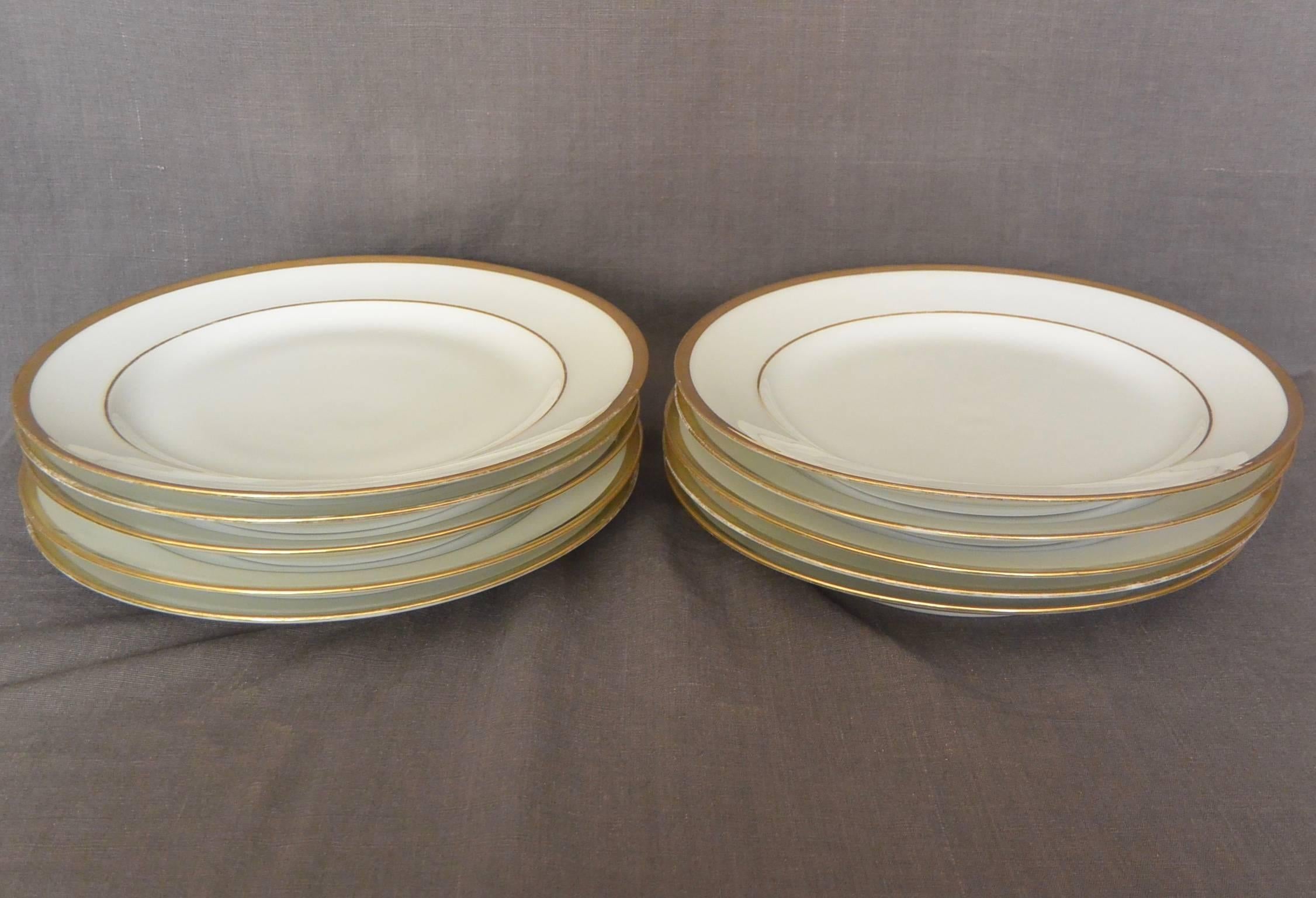 Set of Ten White and Gilt French Empire Plates In Good Condition For Sale In New York, NY