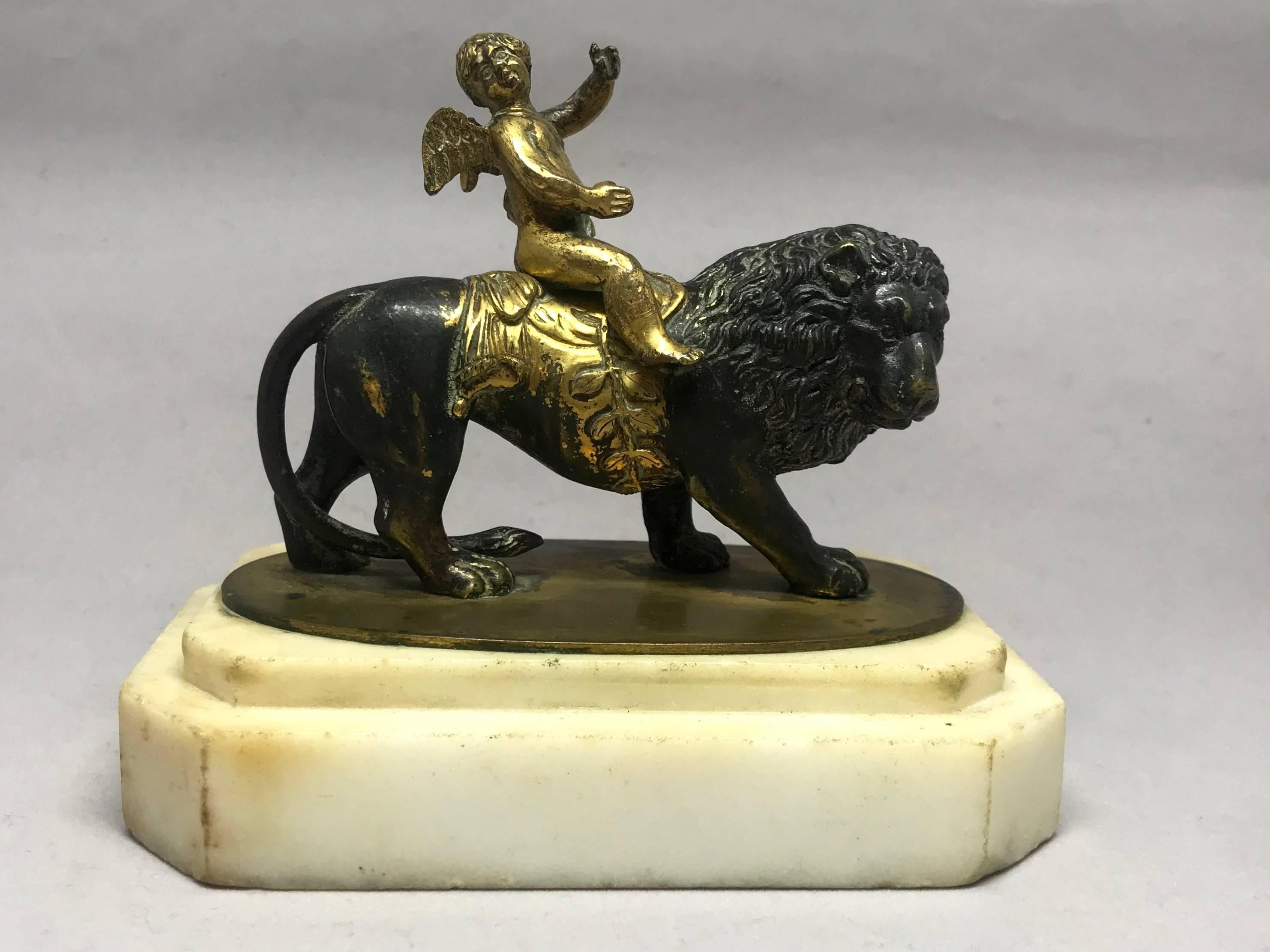 English Regency Gilt Bronze Cupid and Lion Paper Weight Sculpture In Good Condition In New York, NY