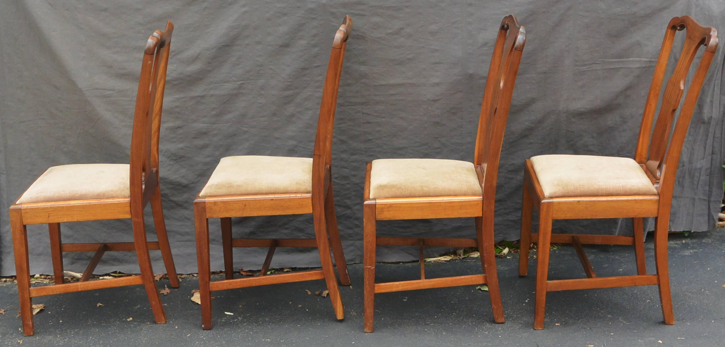 Set of Four Chippendale Style Splat Back Side Chairs 4