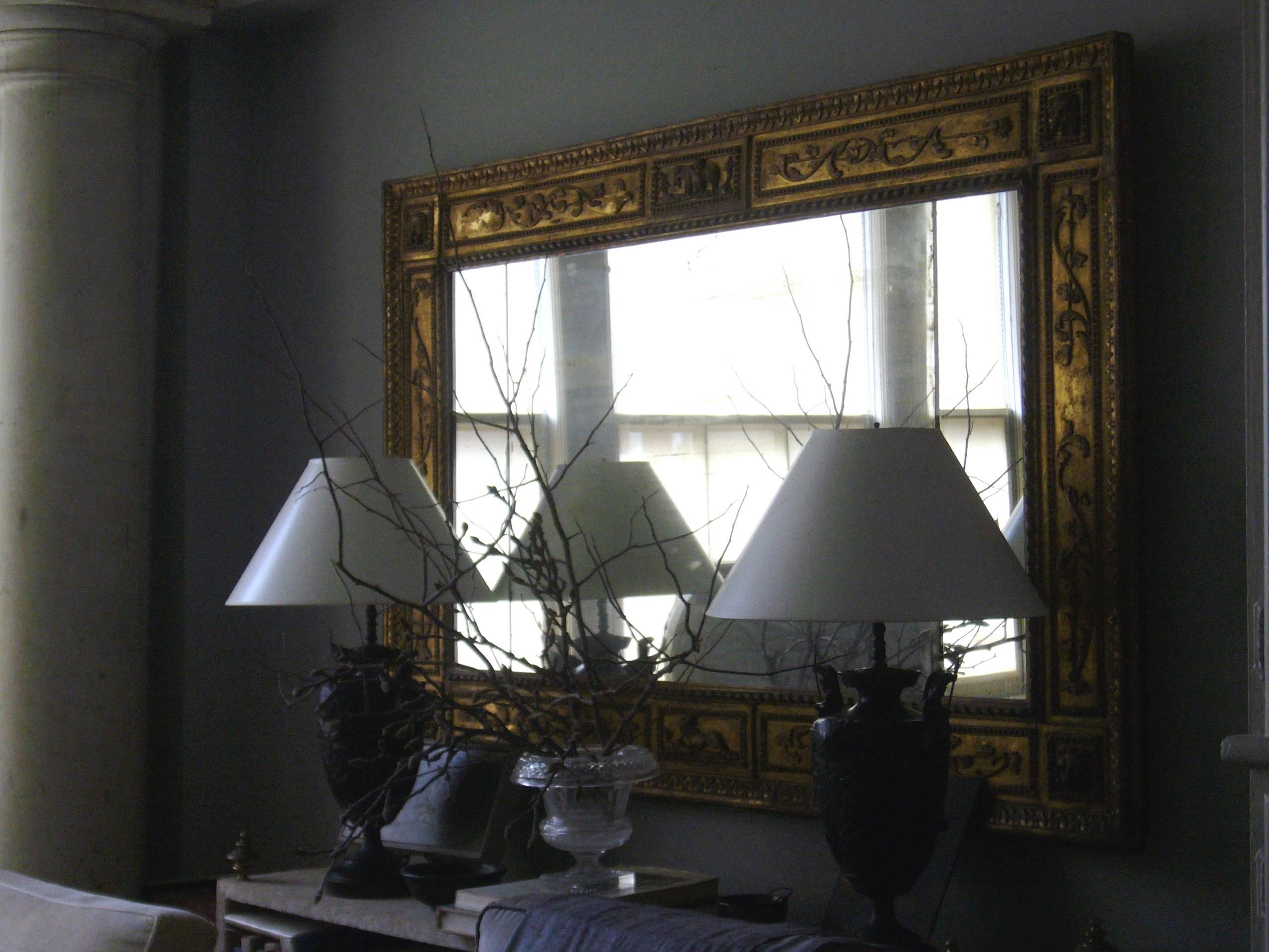 Miroir italien néoclassique en bois doré Bon état - En vente à New York, NY