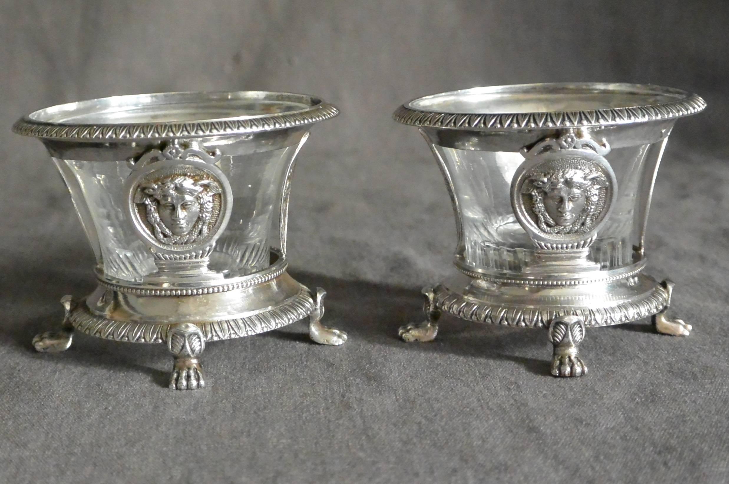 Paar neoklassizistische Salze aus Mercury-Silber (Glas) im Angebot