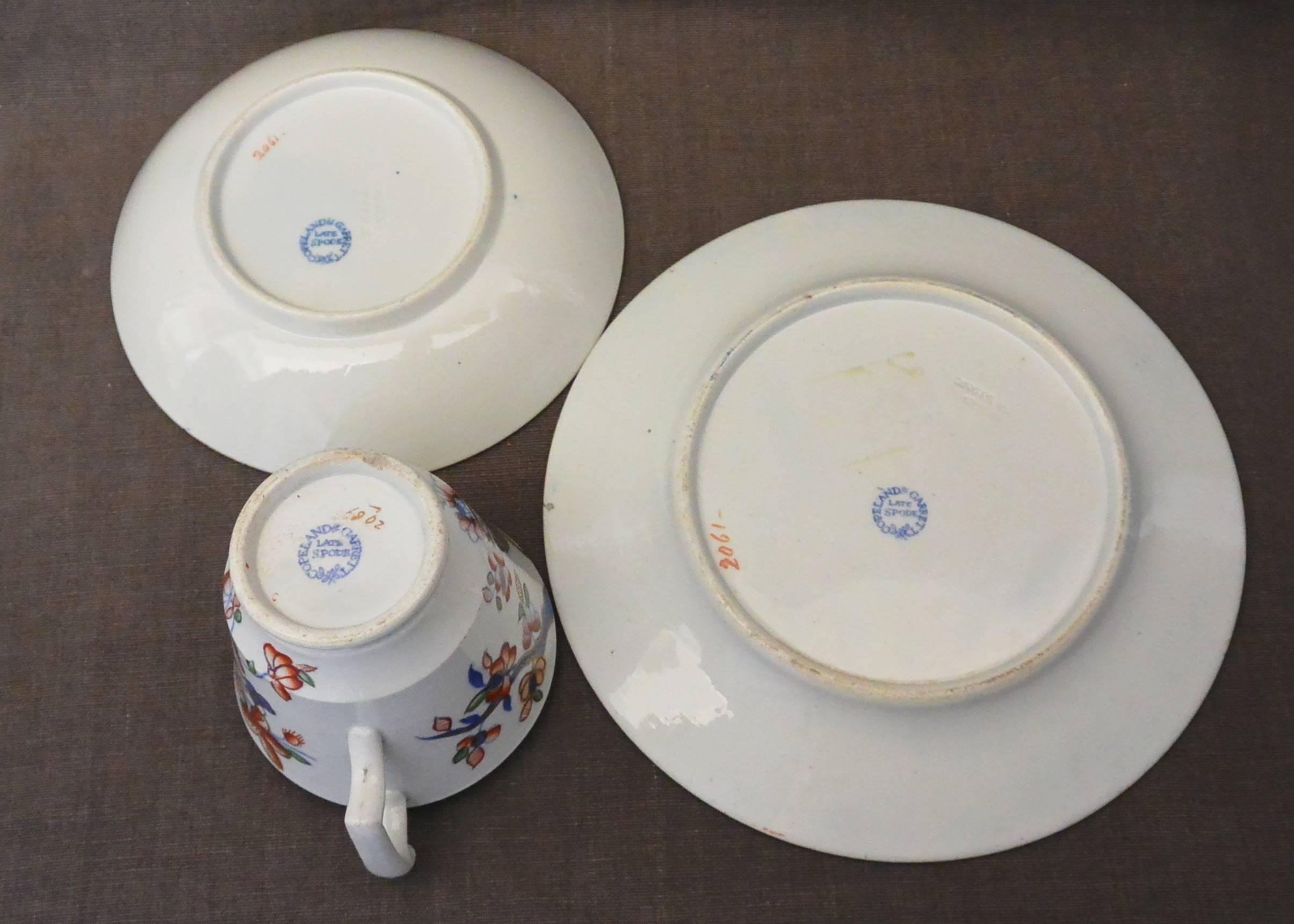  Tobacco Leaf Pattern Plate, Cup and Saucer In Good Condition For Sale In New York, NY