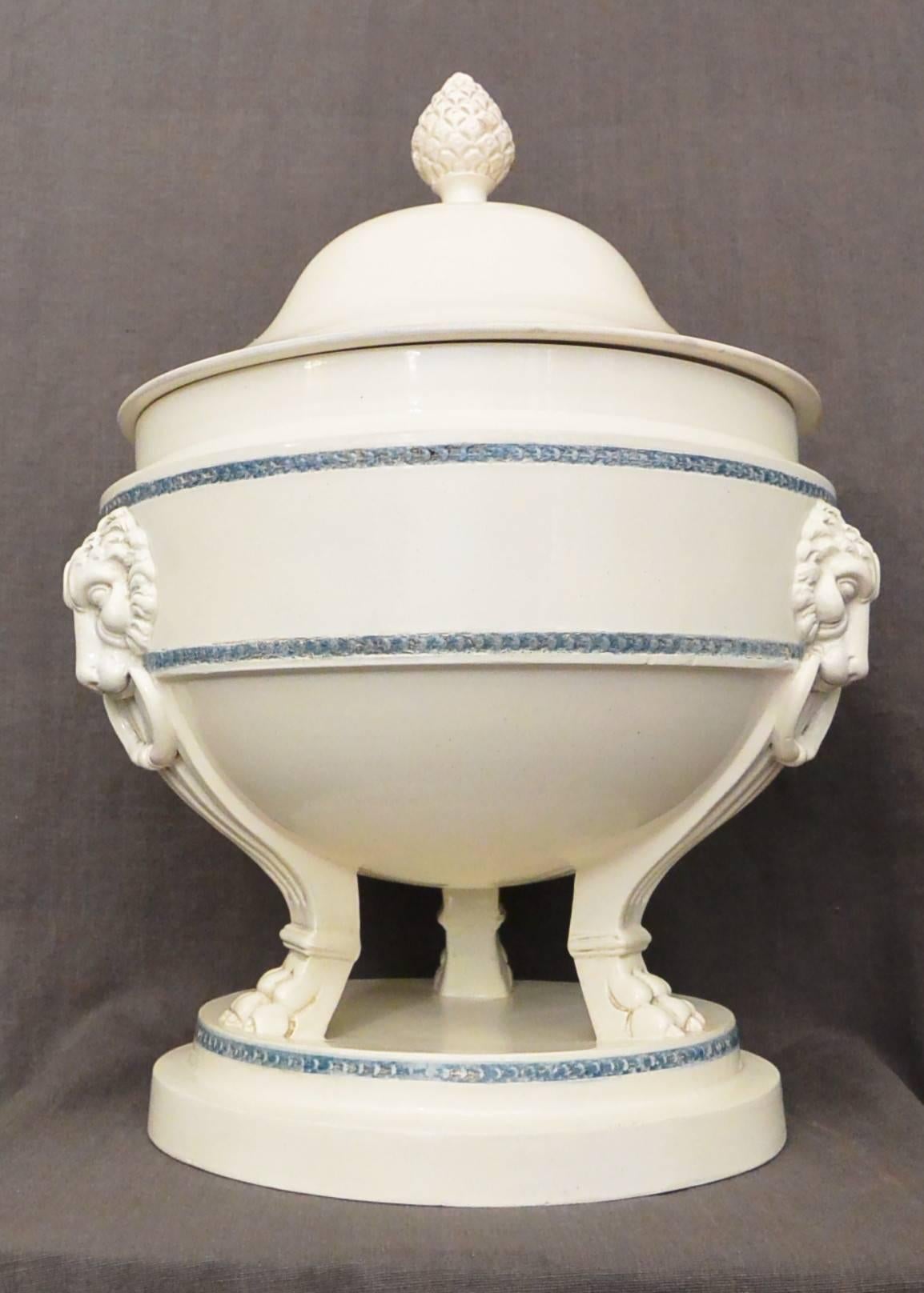 Large Neoclassical Creamware Tureen For Sale 2