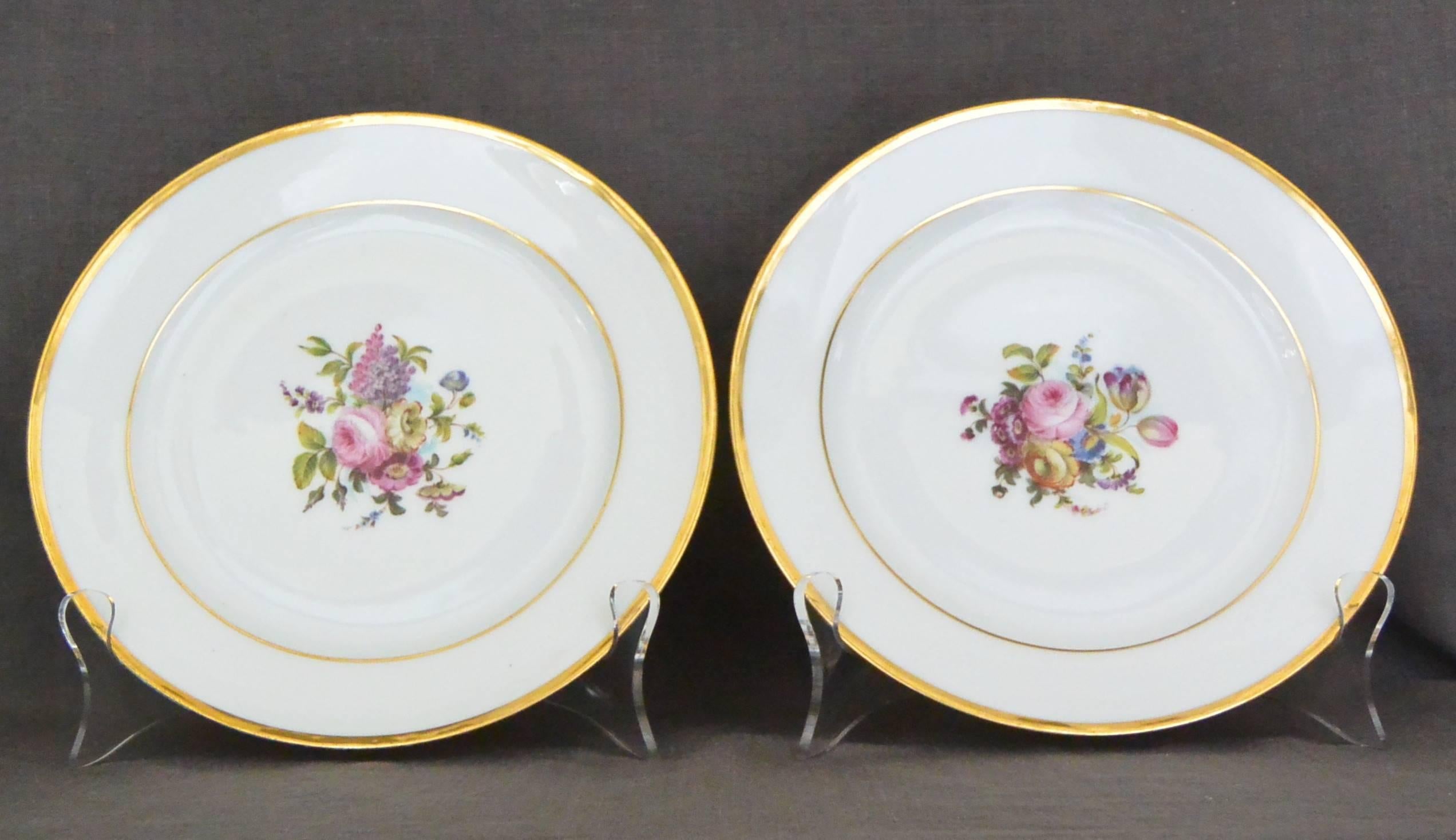 Set of Ten Empire Floral Decorated Gilt Banded Plates In Good Condition For Sale In New York, NY