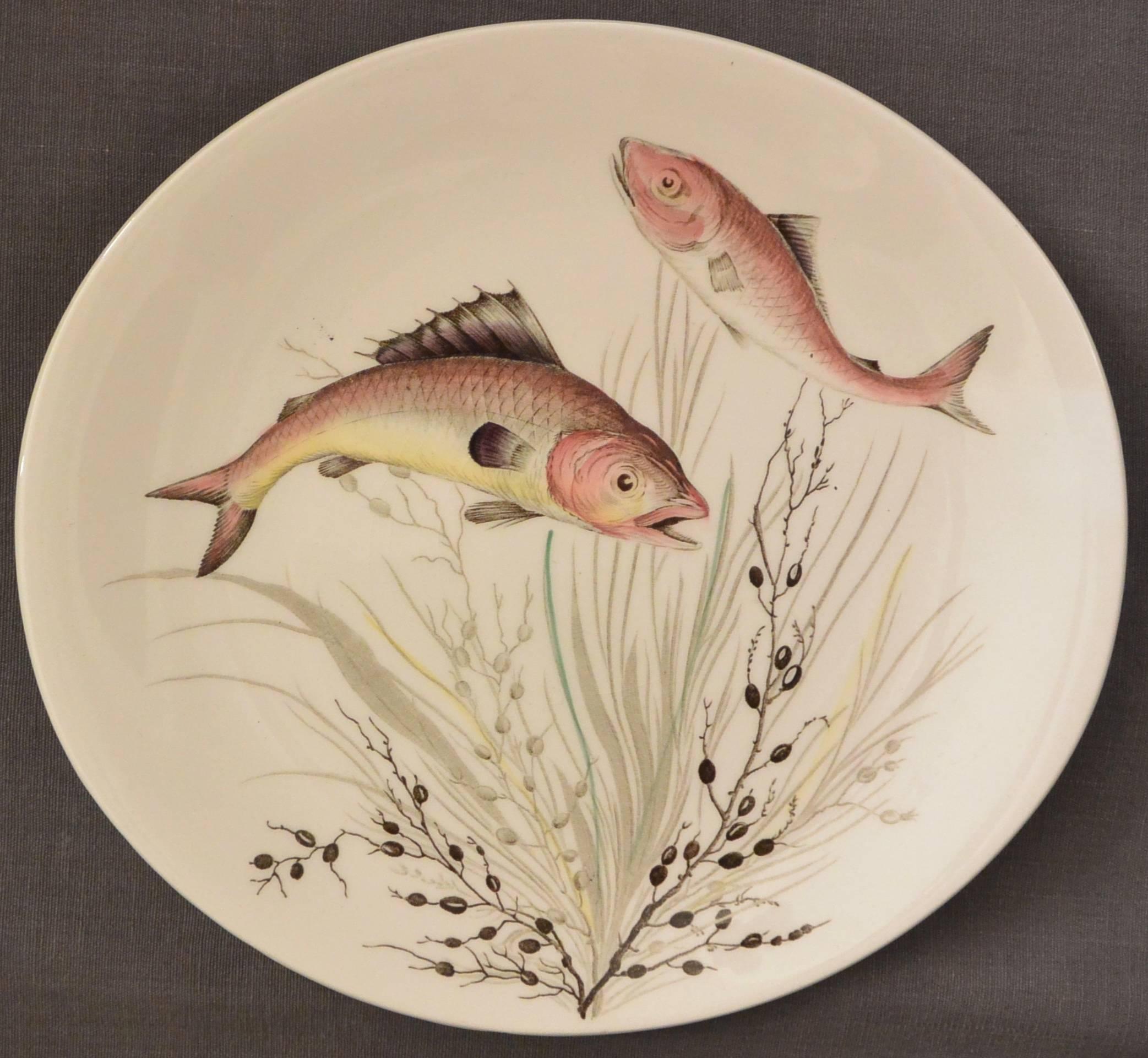 Set of Eight Vintage English Fish Plates In Excellent Condition In New York, NY