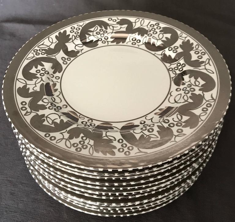 Set of Twelve Vintage Wedgwood Platinum Dinner Plates For Sale at 1stdibs
