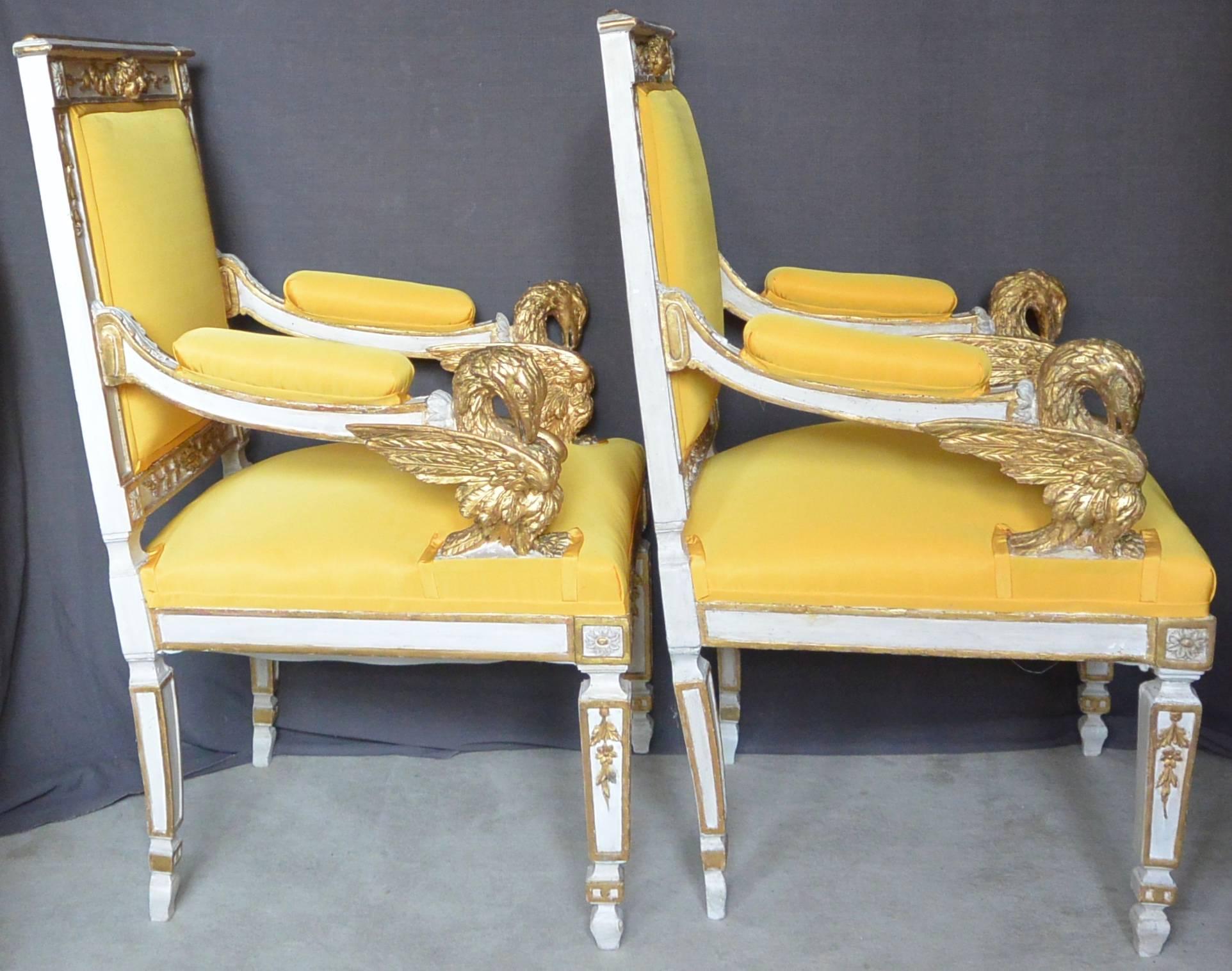 Pair Eagle Armchairs in Yellow Taffeta In Good Condition For Sale In New York, NY