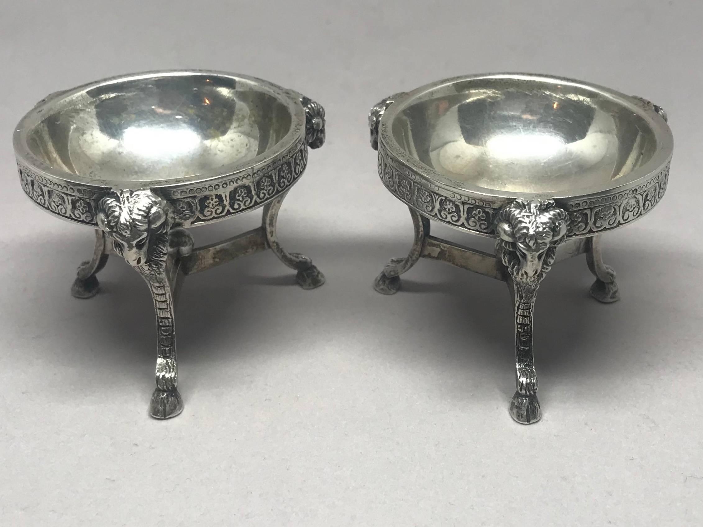 XX secolo Coppia di sali d'argento a forma di testa di cervo dell'Hotel A. Silver in vendita