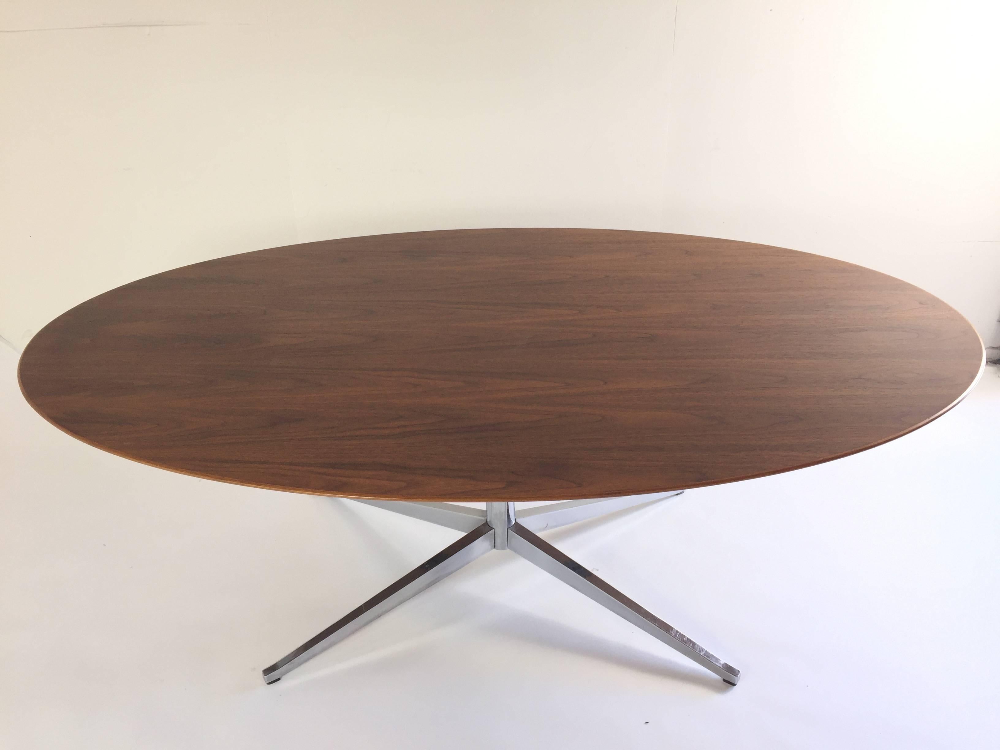 Knoll Vintage Walnut Dining Table In Good Condition In Berkeley, CA