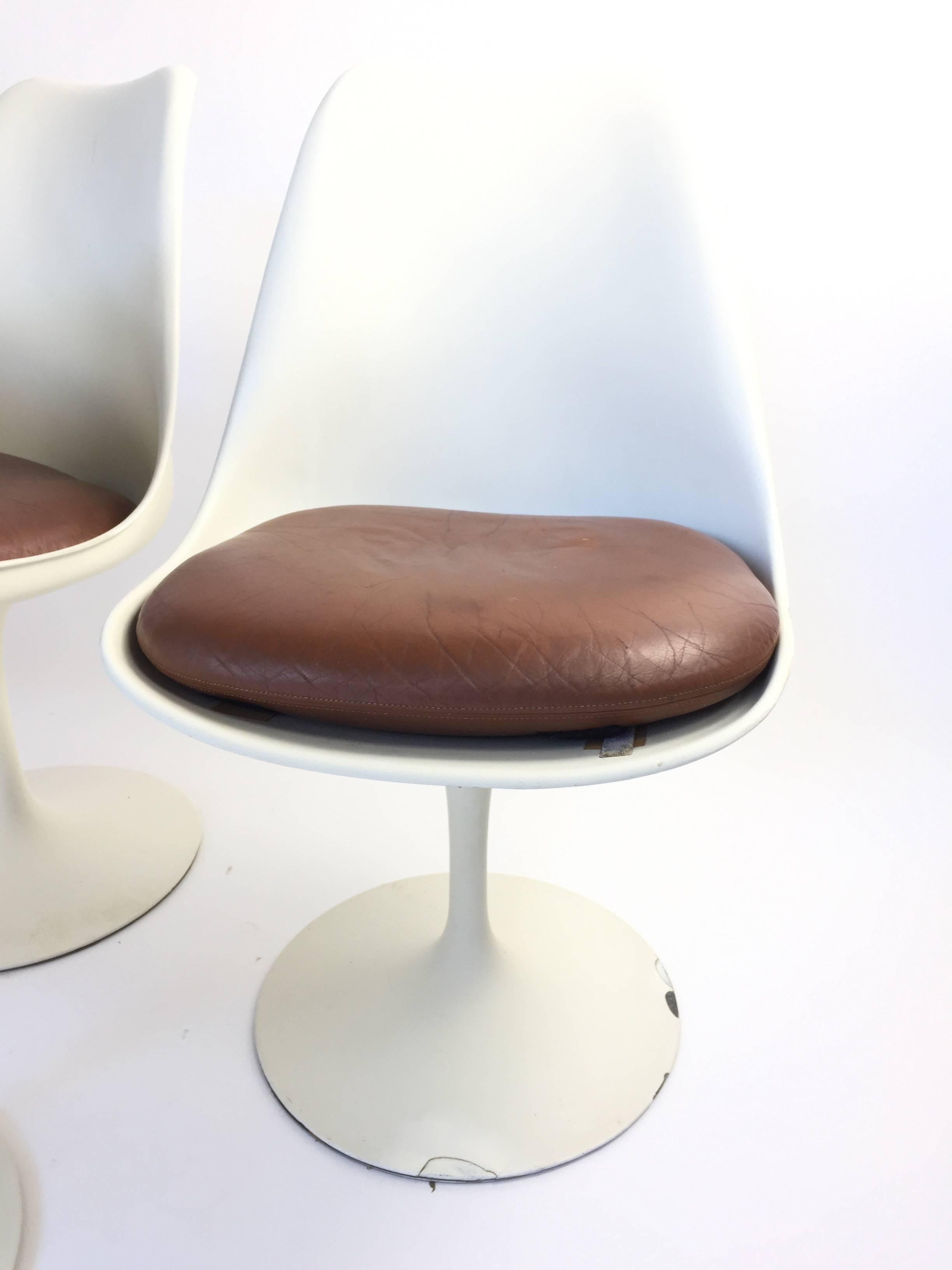 Mid-Century Modern Eero Saarinen Lather Tulip Chairs, Set of Six For Sale