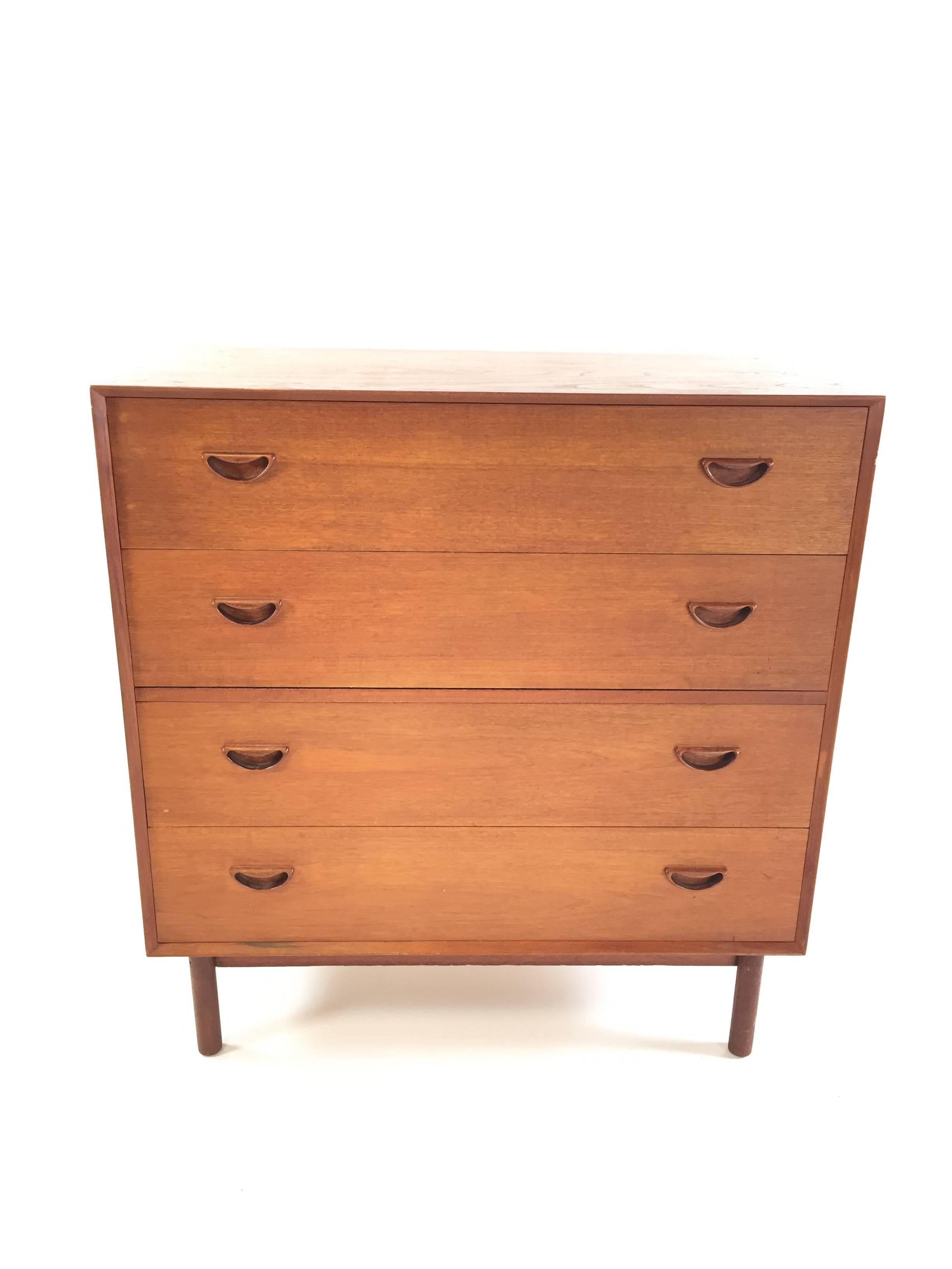 Very nice Peter Hvidt and Orla Mølgaard-Nielsen for John Stuart secretary dresser or vanity. Solid teak with signature dovetail edge joinery. Excellent condition overall with minor wear throughout consistent with age. Superficial but visible tarnish