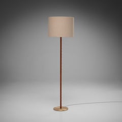 Lampadaire en cuir et laiton, créé par Uno & Östen Kristiansson pour Luxus, Suède, 1960