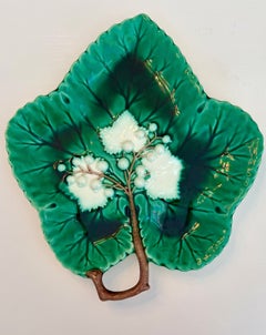 Pair of Wedgwood Majolica Green Glaze Leaf Form Plates with Stem Handles, 1871