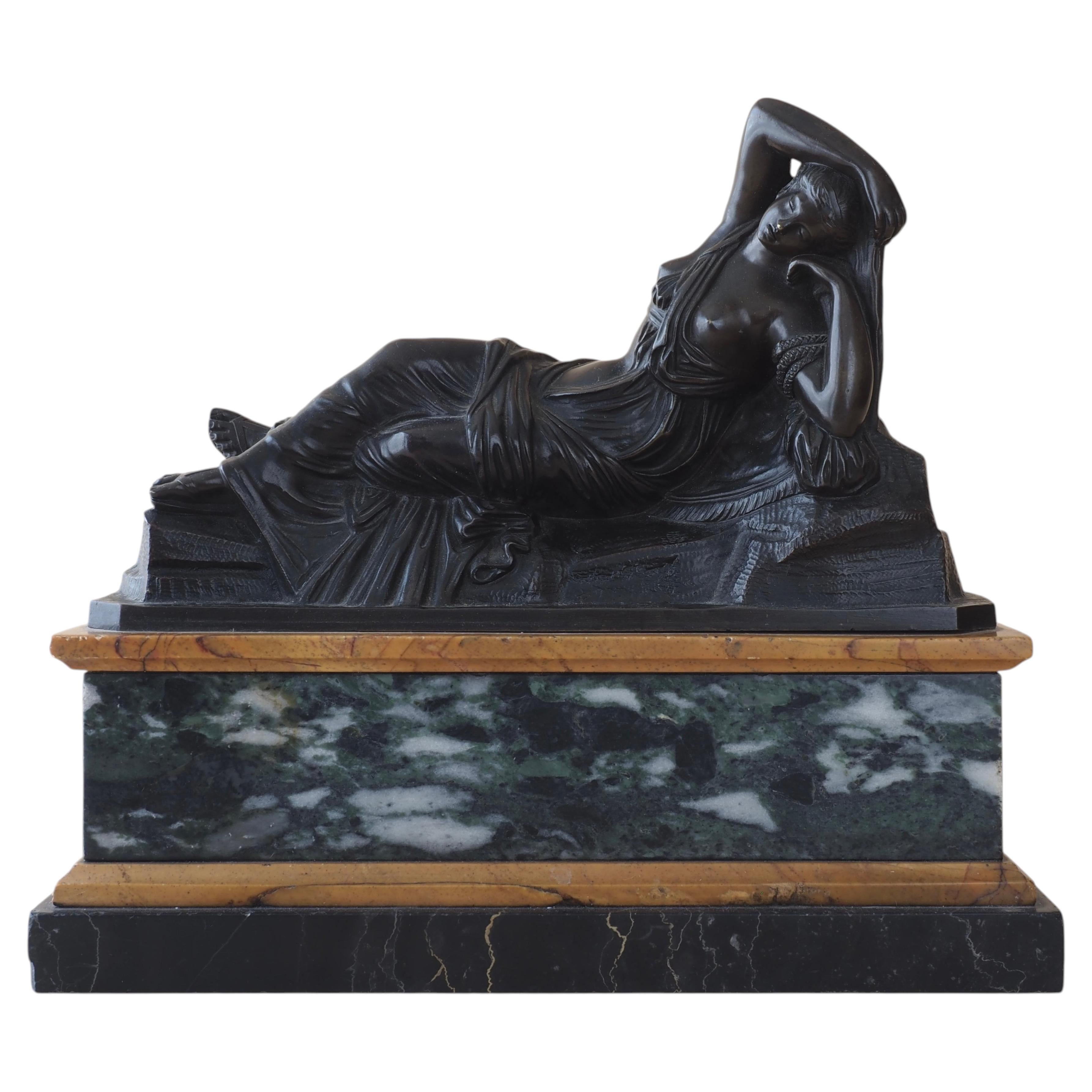 Bronzo romano dell'inizio del XIX secolo raffigurante Arianna dormiente
