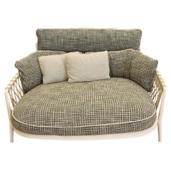 Divano da esterno Erica Curved da 96" di Antonio Citterio per B&B Italia