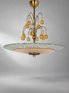 Moderne schwedische Glas-Deckenleuchte mit Blumenmuster und patiniertem Messing, Schweden, 1940er Jahre