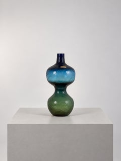 Jarrón escultural de cristal artístico azul y verde de Göran Wärff para Pukeberg, Suecia, década de 1960
