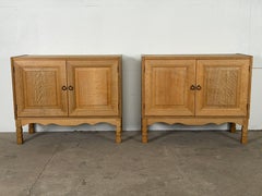 Coppia di credenze danesi in rovere della metà del secolo, Henning Kjaernulf, anni ’60