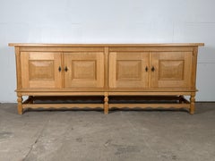 Aparador de roble diseñado por Henning Kjærnulf para Nyrup Møbelfabrik, década de los 60