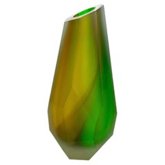 Handgeschliffene Kristallvase, moosgrün, Unikat, tschechisches Design