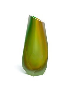 Handgeschliffene Kristallvase, moosgrün, Unikat, tschechisches Design