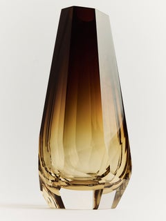 Handgeschliffene Kristallvase, Rauchquarz, Unikat, tschechisches Design