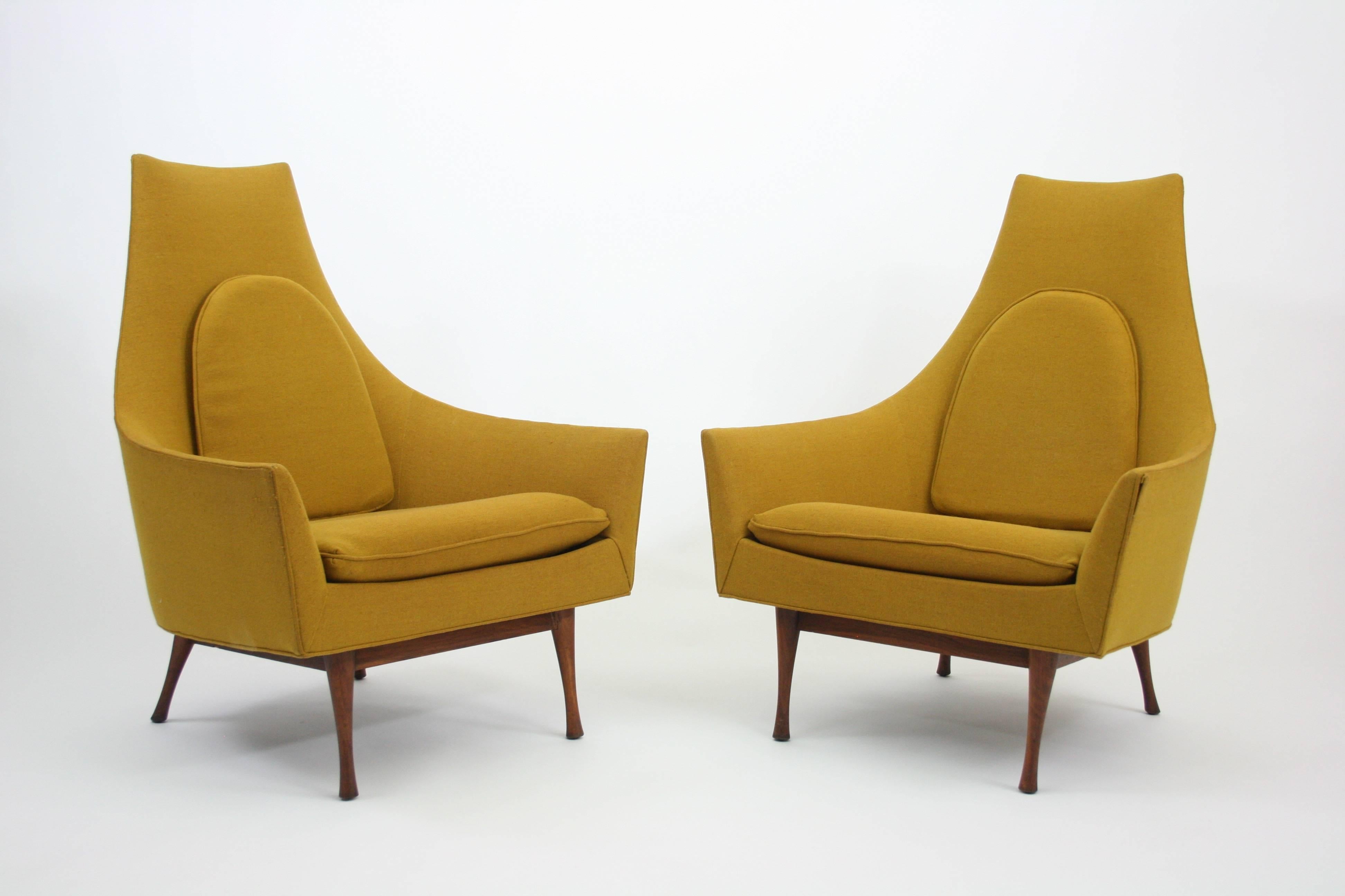 Walnut Rare Pair of Lounge Chairs by Paul McCobb for Widdicomb