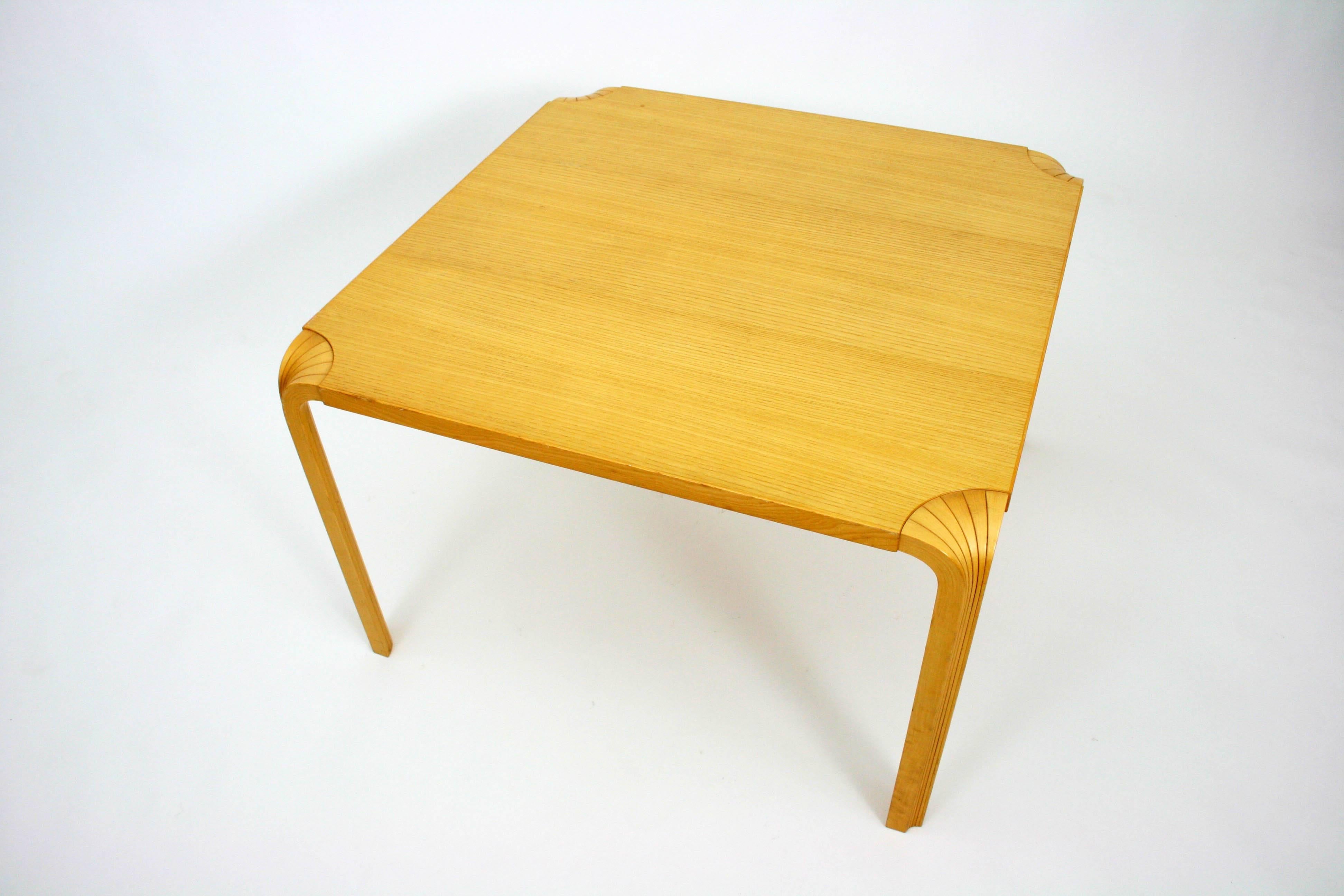 Alvar Aalto fan leg coffee table in birch.