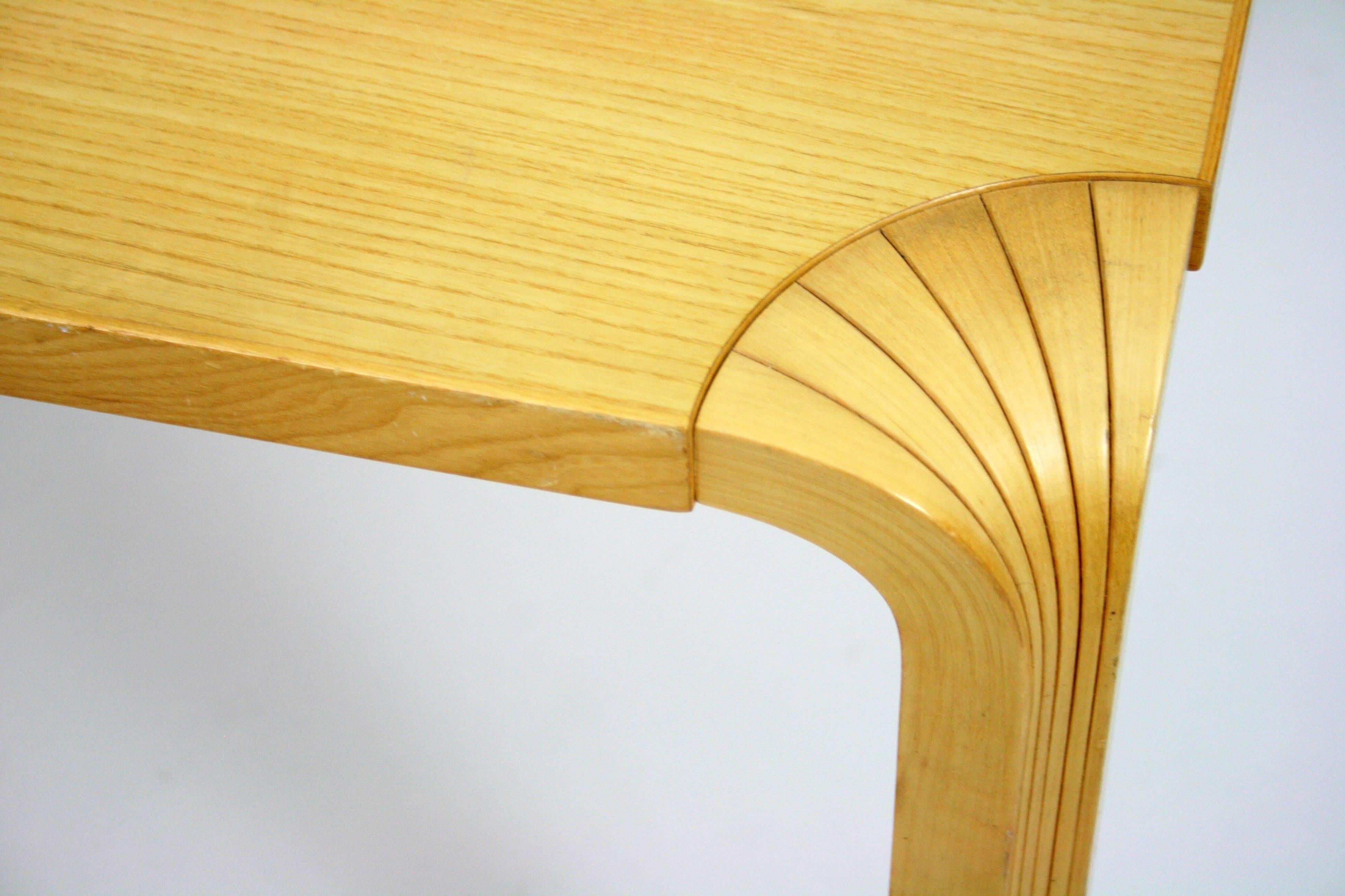 Mid-Century Modern Alvar Aalto Fan Leg Coffee Table in Birch